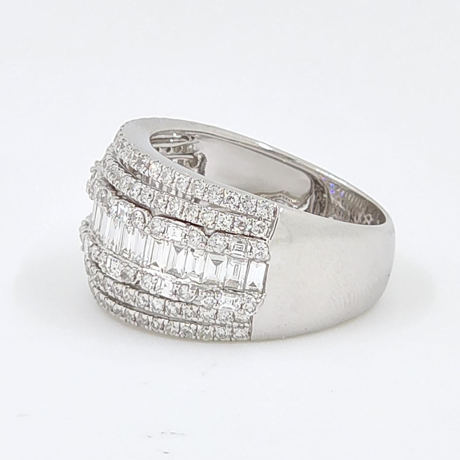 Contemporary Taper Baguette Round Diamond Band Ring in 18 Karat White Gold For Sale