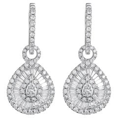 Boucles d'oreilles en forme de goutte en or blanc 14 carats avec diamants ronds et baguettes Taper