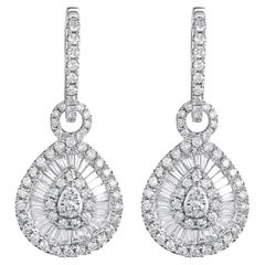 Boucles d'oreilles en forme de goutte Taper Baguette en or blanc 18 carats