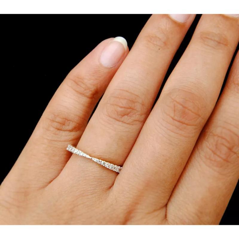 Alliance effilée en or 14 carats avec nœud papillon Dainty Minimalist Neuf - En vente à Chicago, IL