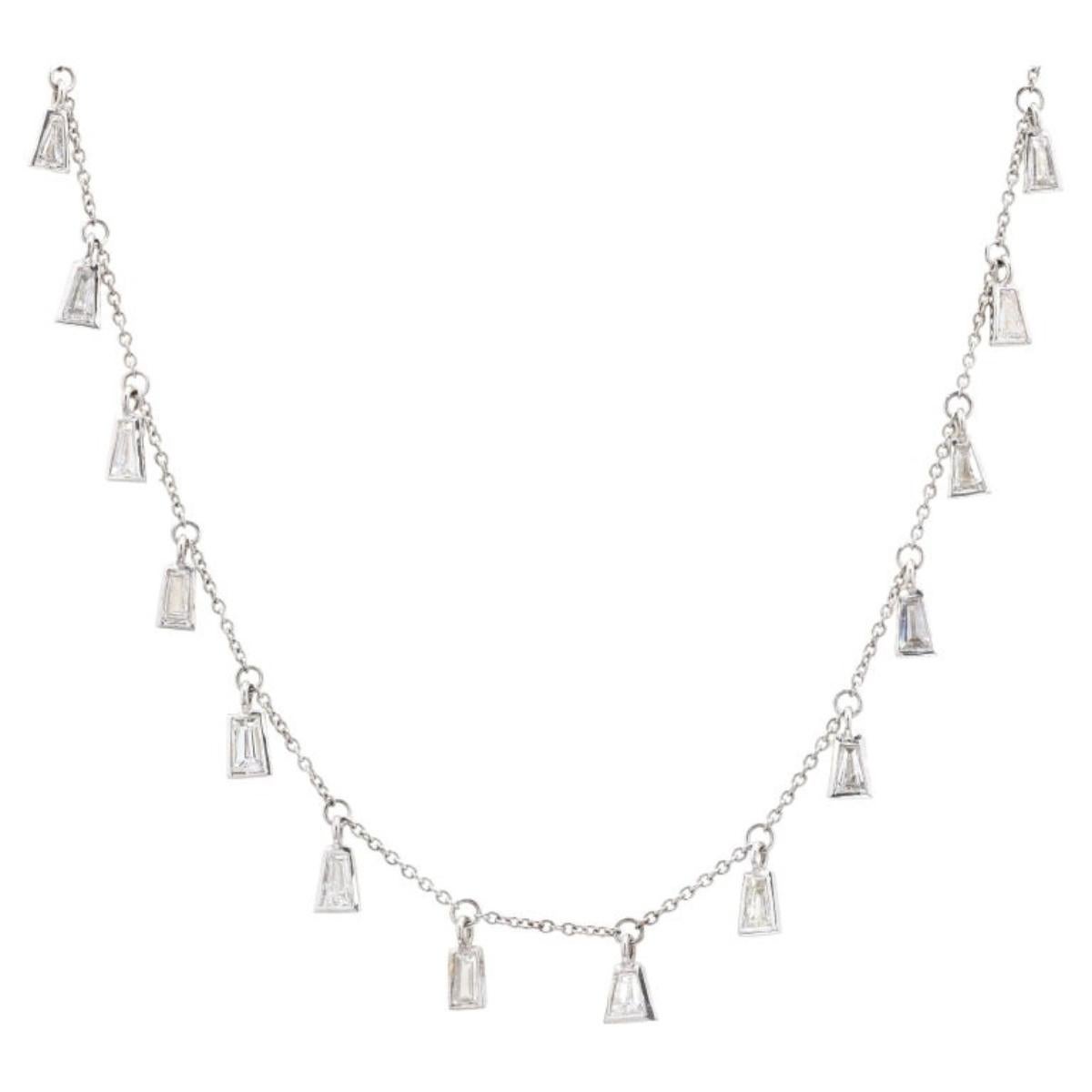 Collana con frangia di diamanti a baguette affusolata da 1,89 carati in oro bianco massiccio 18 carati In condizioni Nuovo in vendita a New York, NY