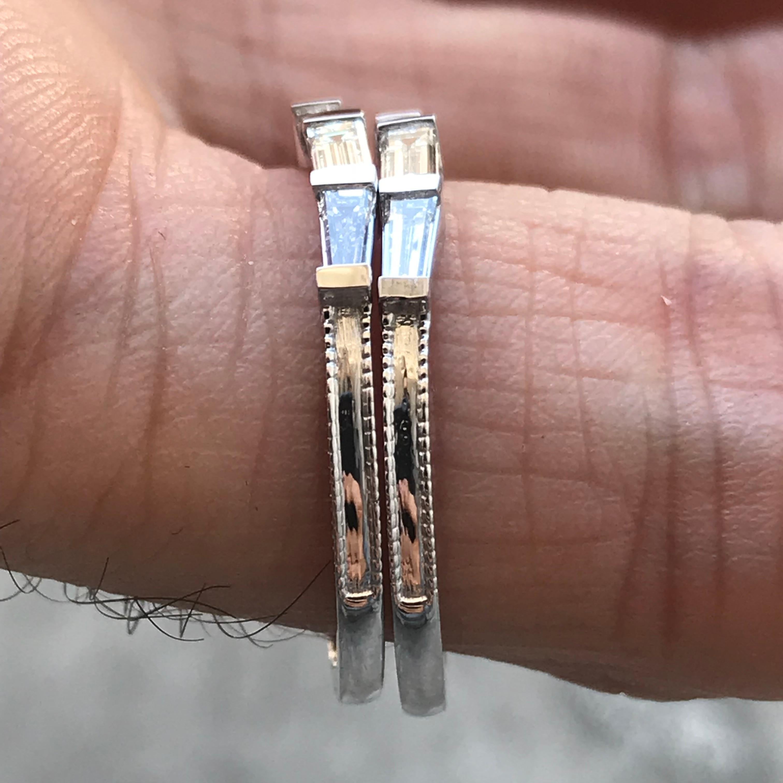 Kegelförmiges Baguette-Diamant-Eherrenband 0,25 Karat TW, 14 Karat W, Ben-Dannie (Moderne) im Angebot