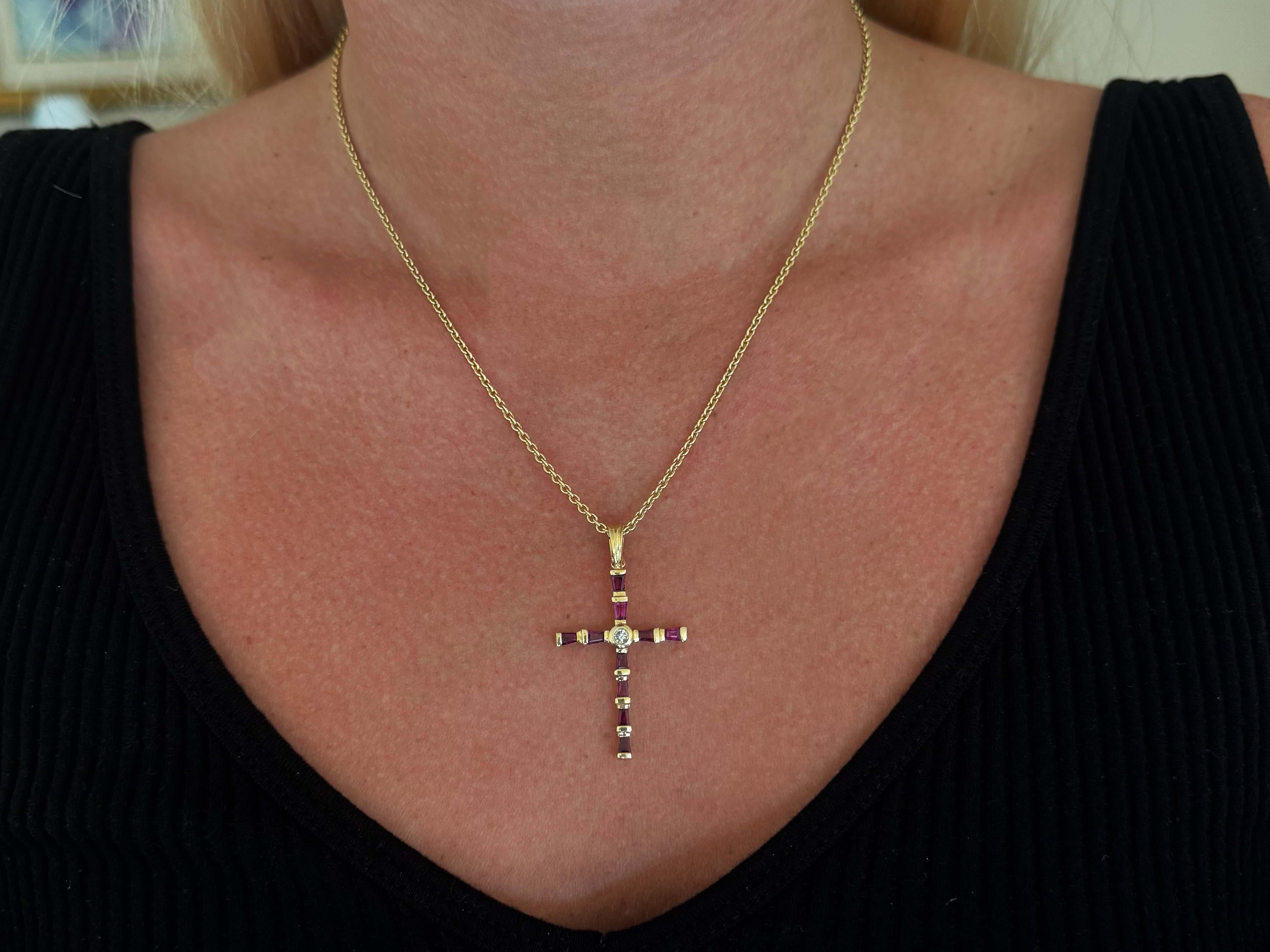 Especificaciones del artículo:

Metal del collar: Oro amarillo de 14 quilates

Peso total: 10.0 gramos

Longitud de la cadena: 18 

Recuento de diamantes: 1 talla brillante

Claridad del diamante: SI2-I1

Color del diamante: H-J

Peso quilate del