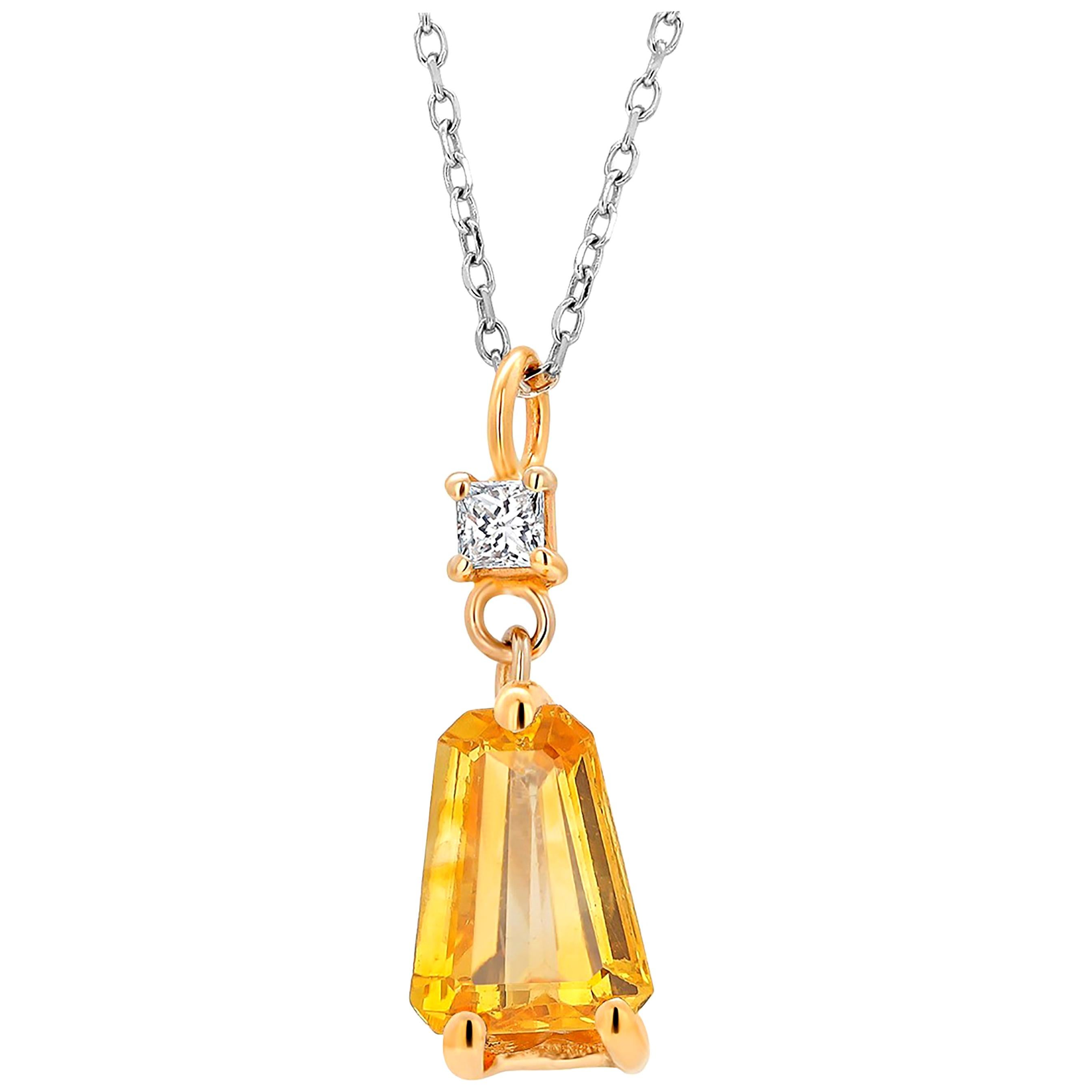 Collier pendentif en or avec saphir jaune baguette effil et diamants