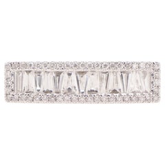 Anillo de Cóctel de Diamantes con Baguettes Cónicas