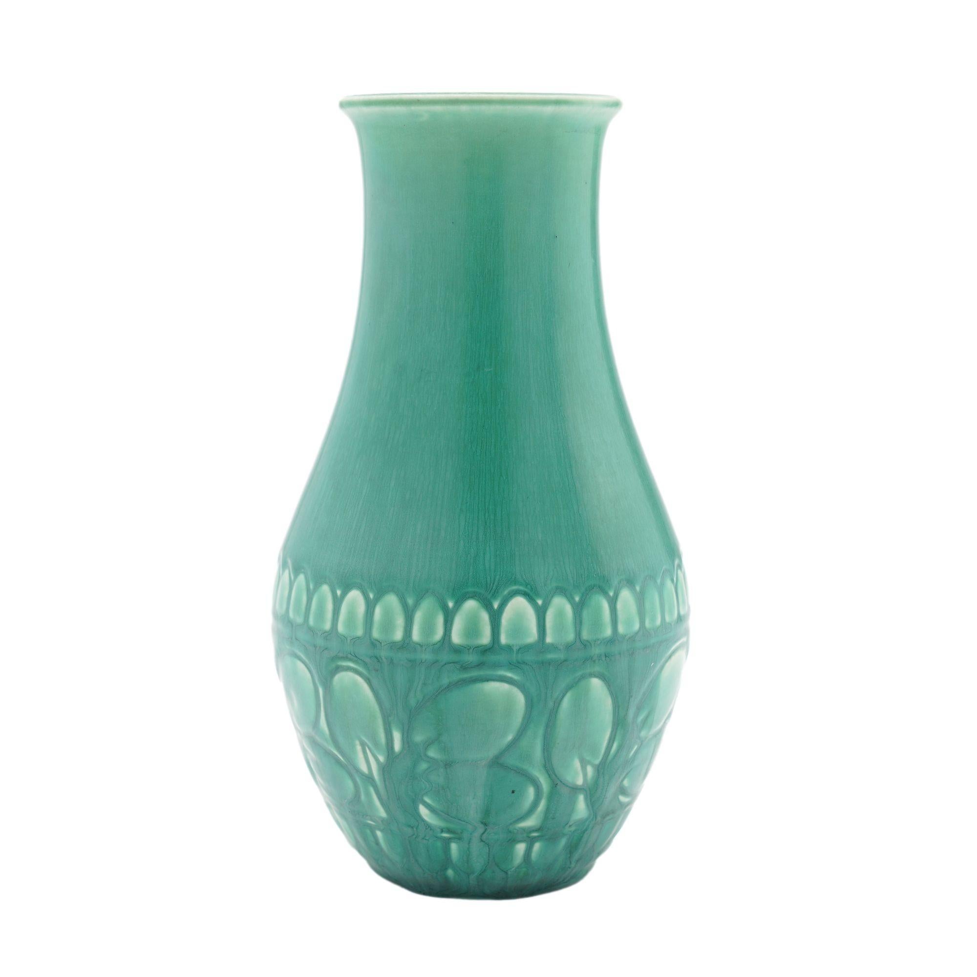 Vaso a bulbo affusolato di Rookwood, 1925