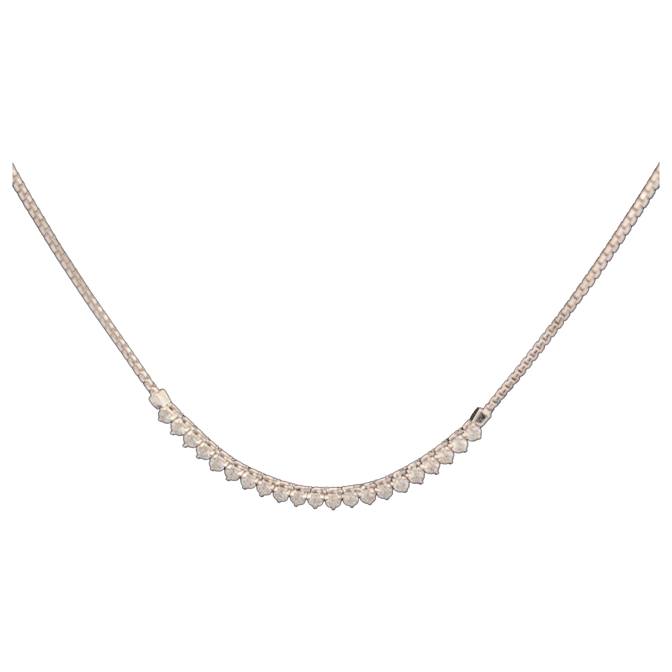 Kegelförmige Diamant-Halskette aus 14 Karat Weißgold mit Fransen im Angebot
