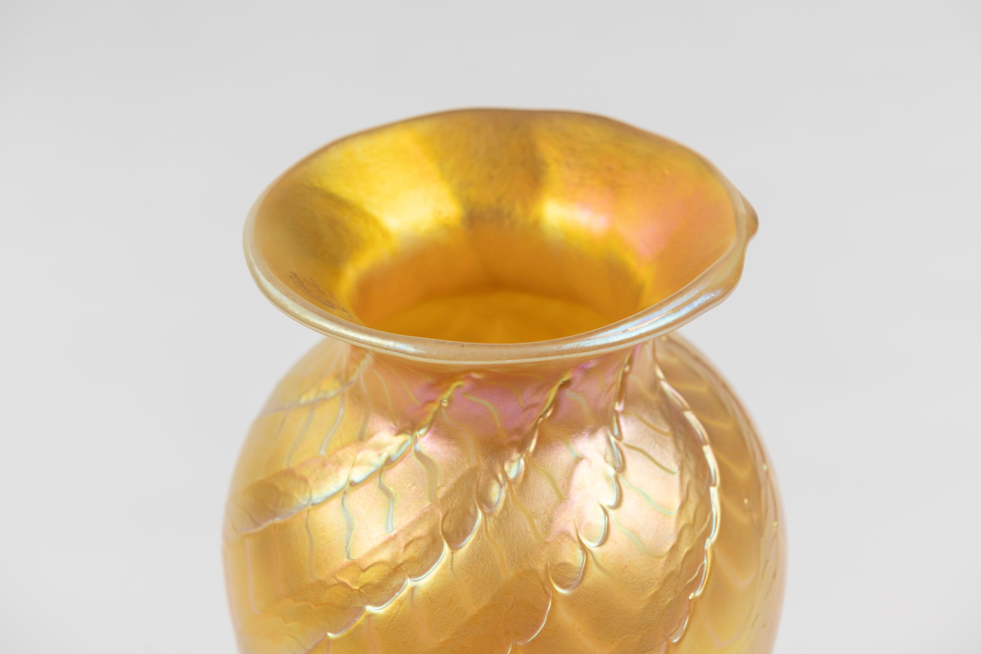Contemporary Tapered Gold Aurene Art Glass Vase, Lundberg Studios, California, Signed For Sale
