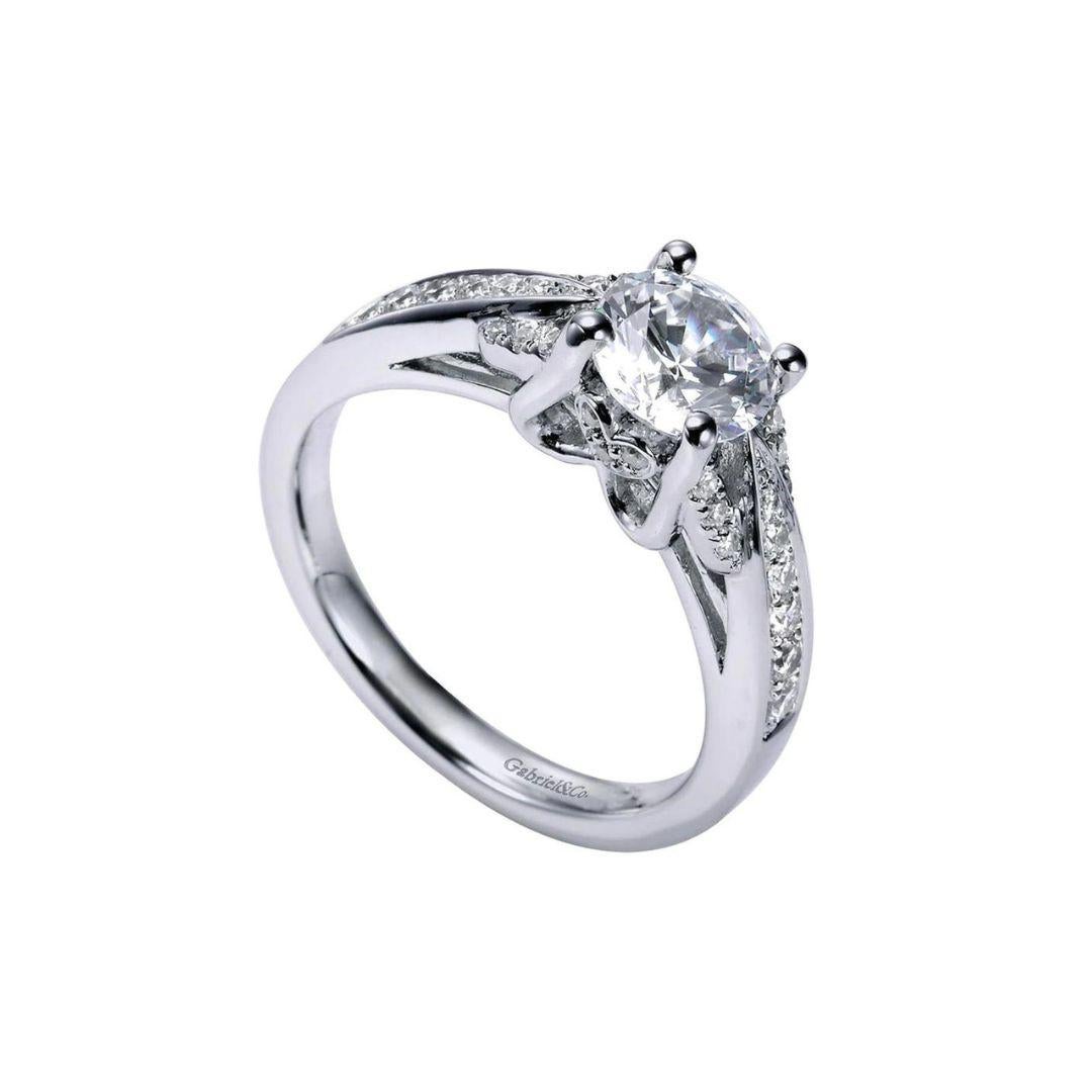 Round Cut   Tapered Pave Design Diamond Engagement Mounting For Sale