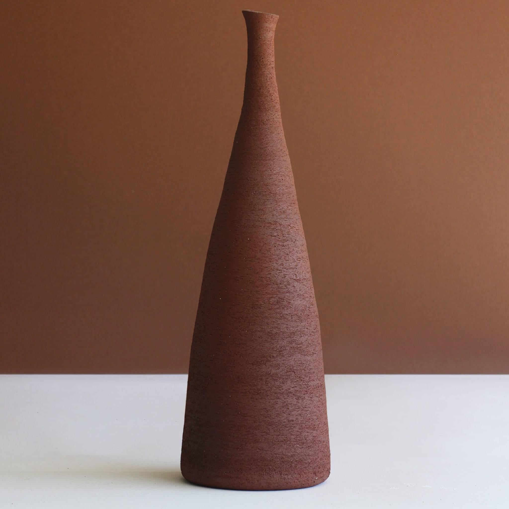 Tapered Red Decorative VaseTapered Red Decorative Vase In New Condition For Sale In Milan, IT