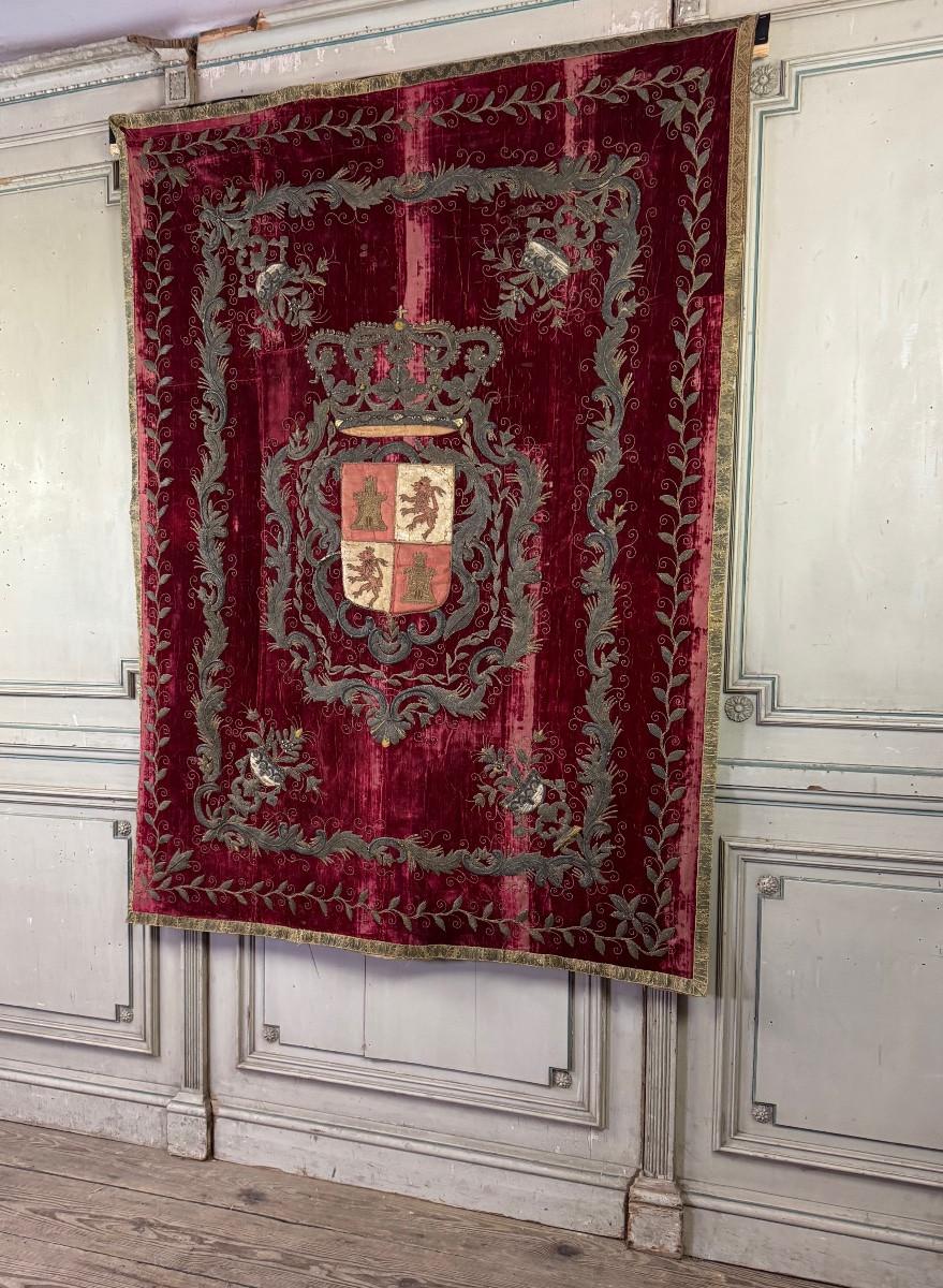 Wandteppich mit dem Wappen von Kastilien und León, Silberfaden im Angebot 4