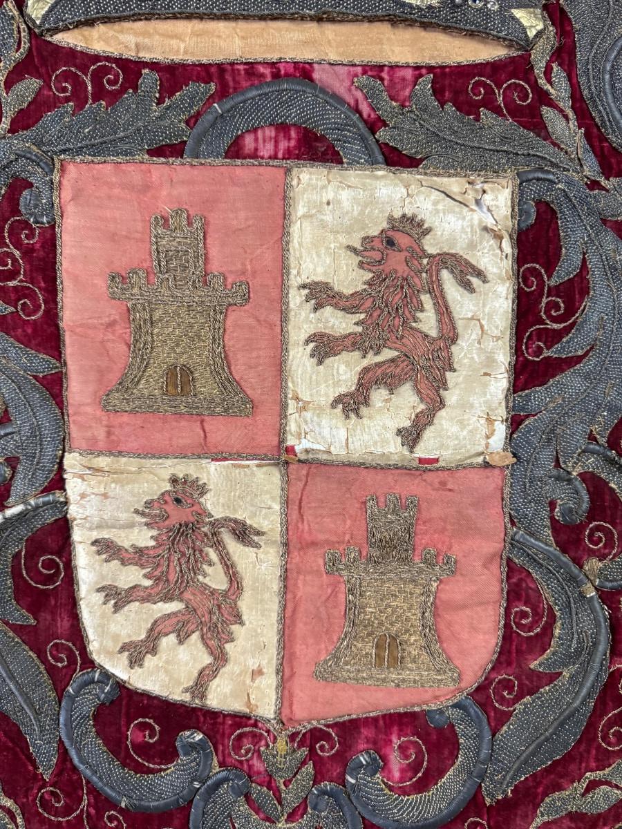 Wandteppich mit dem Wappen von Kastilien und León, Silberfaden im Angebot 5