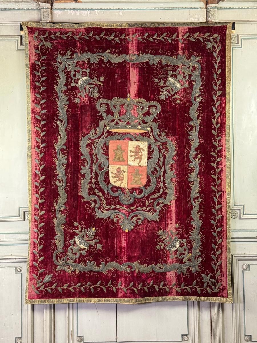 Wandteppich mit dem Wappen von Kastilien und León, Silberfaden im Angebot 7