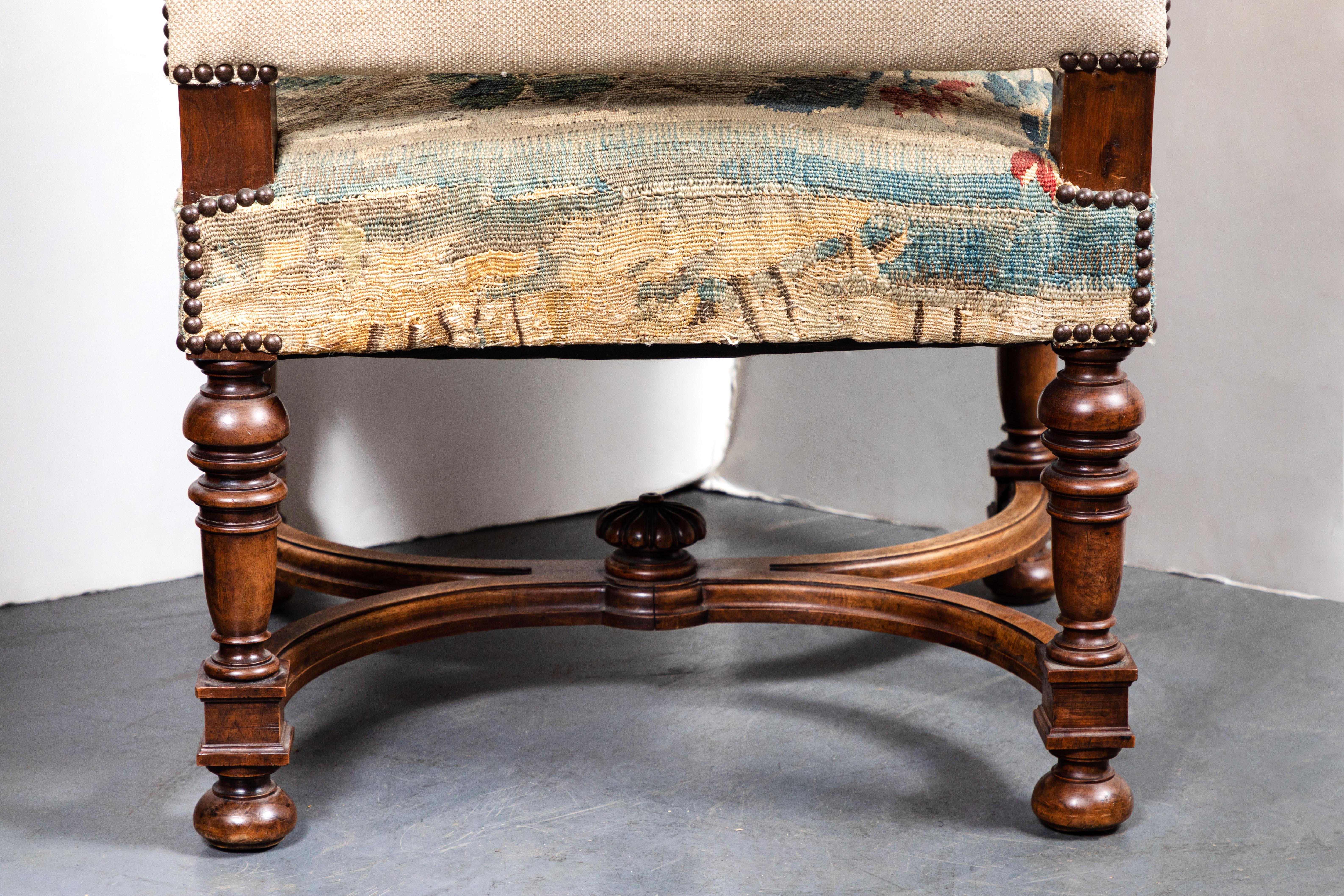 Sillón de época tapizado en venta 2