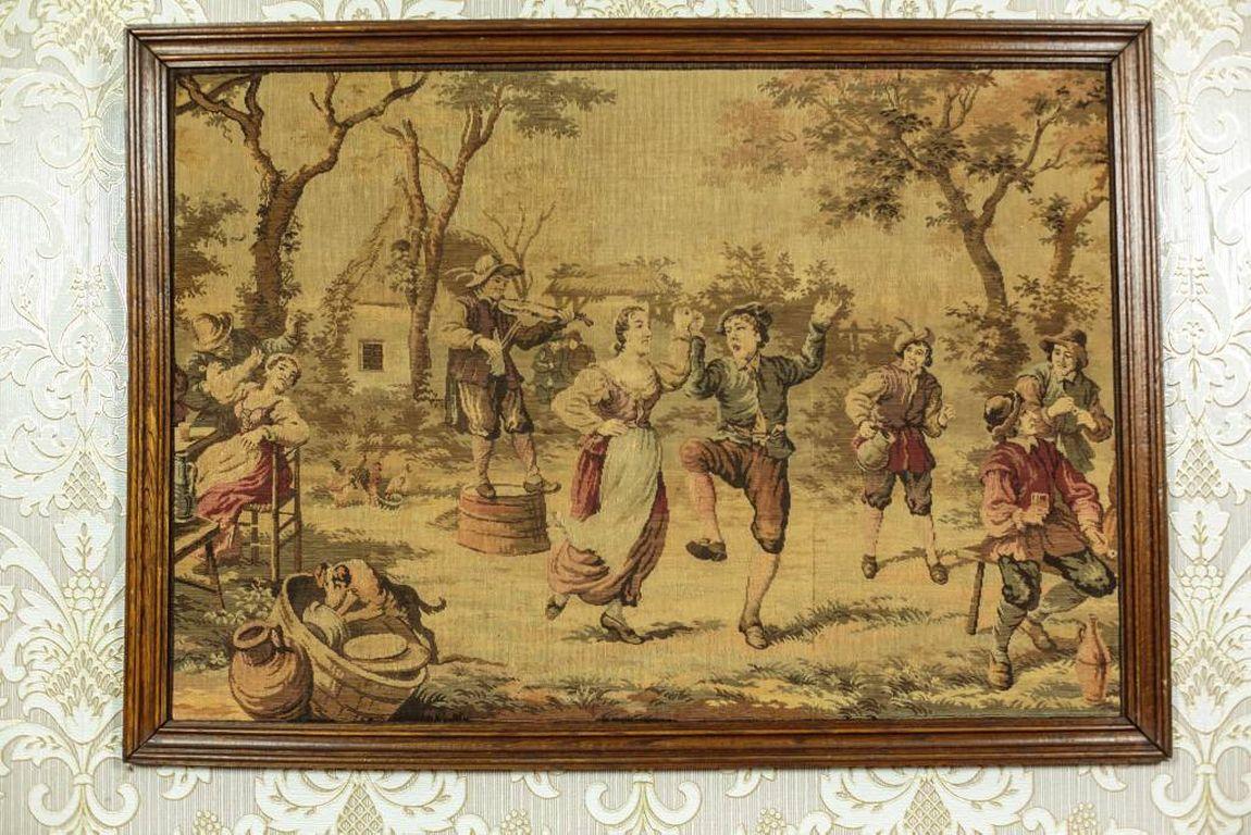 We present you this tapestry in an oak frame, with a genre scene from rural life.

Dimensions: 100 x 71 cm.

The item is in very good condition. Only the frame is slightly warped on one side.