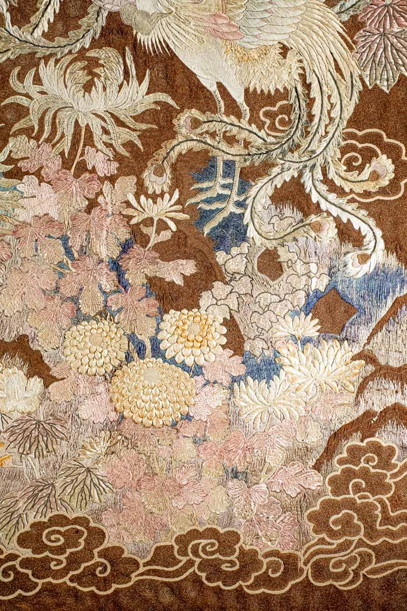 Tapestry embroidered with polychrome silk threads depicting two flying phoenixes 2