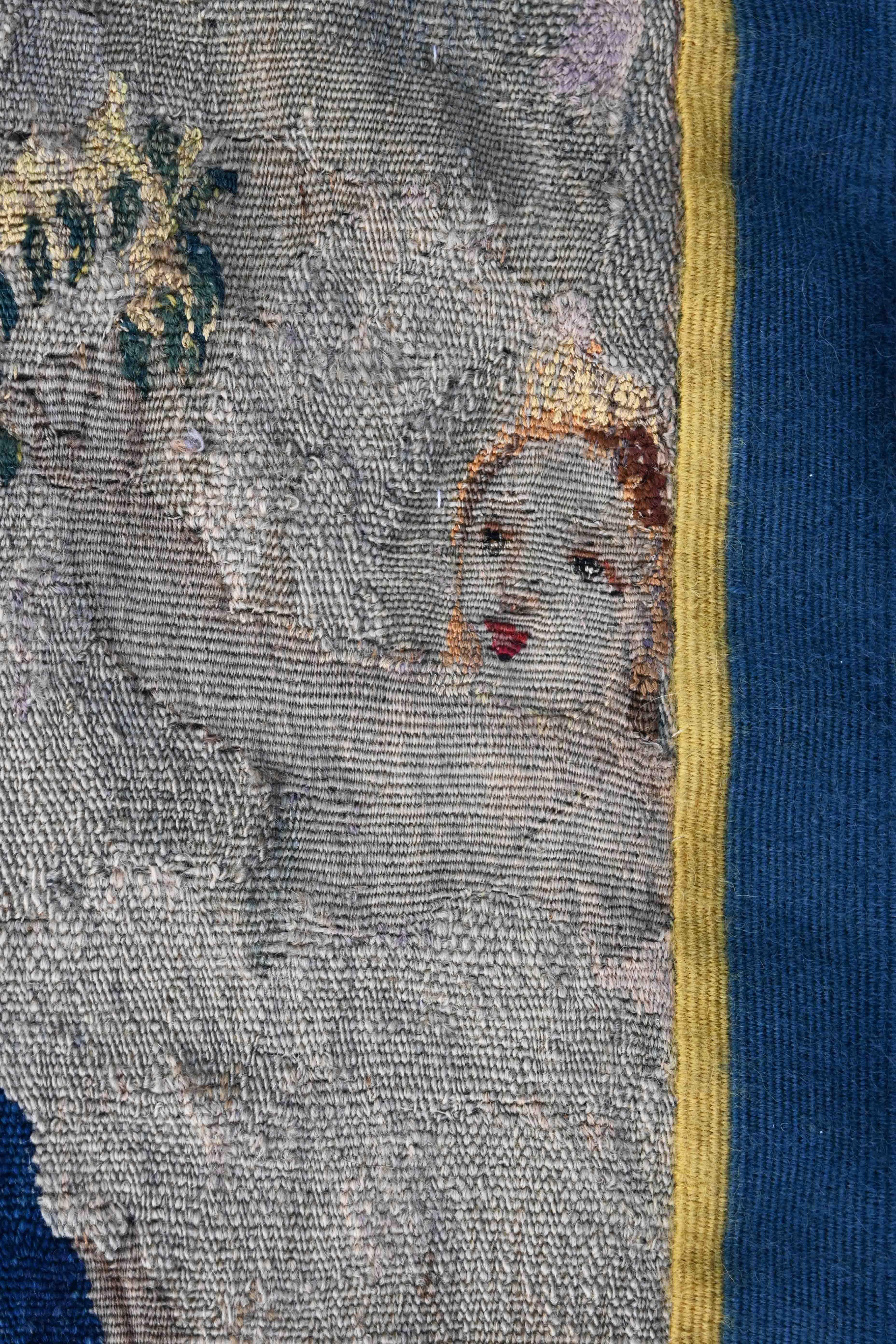 Francese Frammento di arazzo, Fiandre, XVII secolo - L'Assunzione di Maria - N. 1565 in vendita