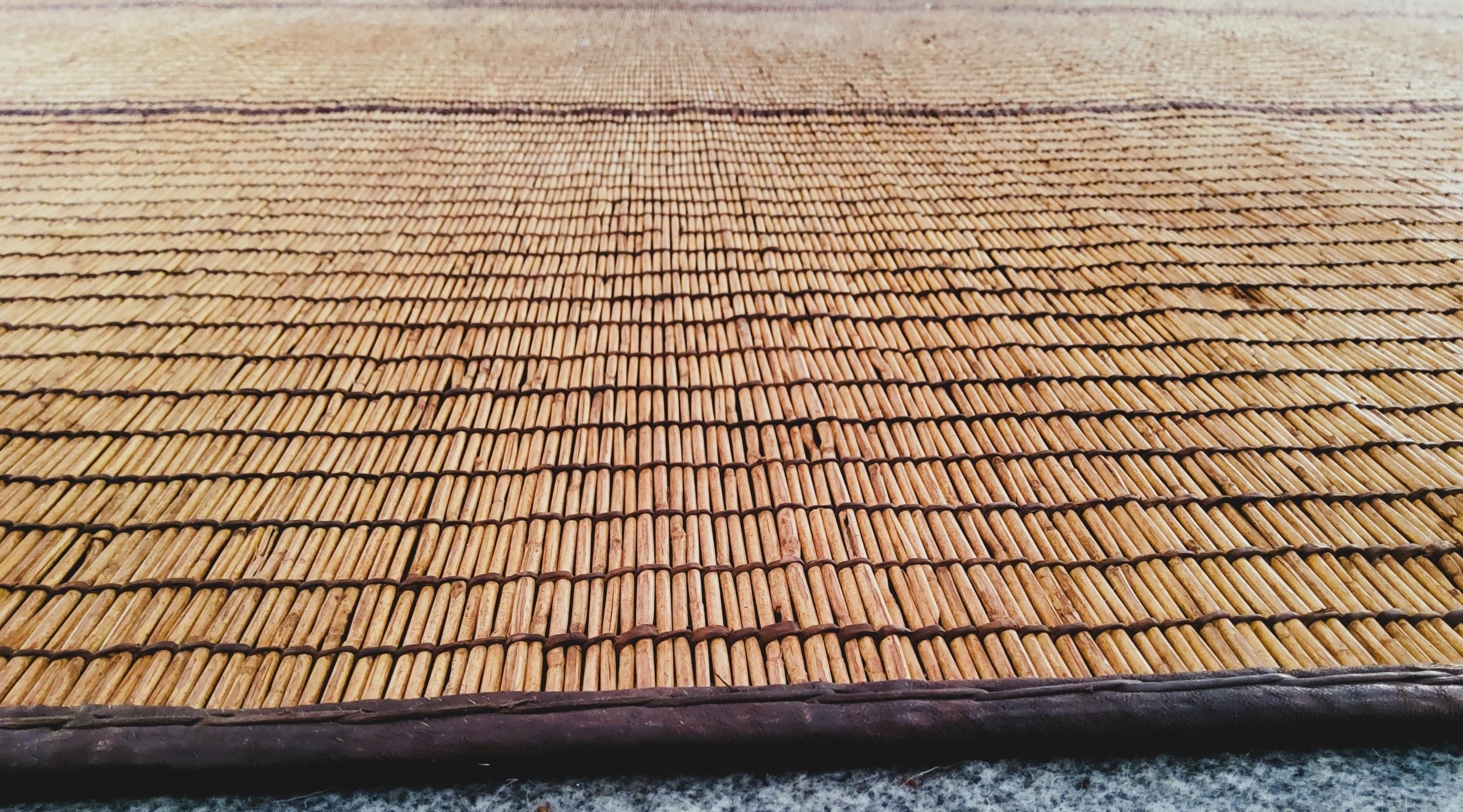Tuareg Brown Berber Vintage Handmade Wood and Natural Leather Rug In Good Condition For Sale In Loria, IT