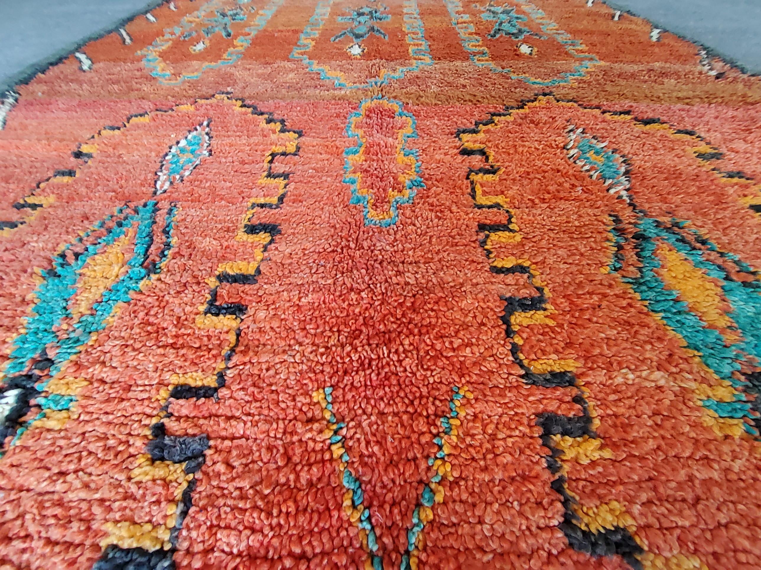 Moroccan Tapetto Talsent Berbero Marocco Vintage manufatto in lana Multicolore naturale in vendita