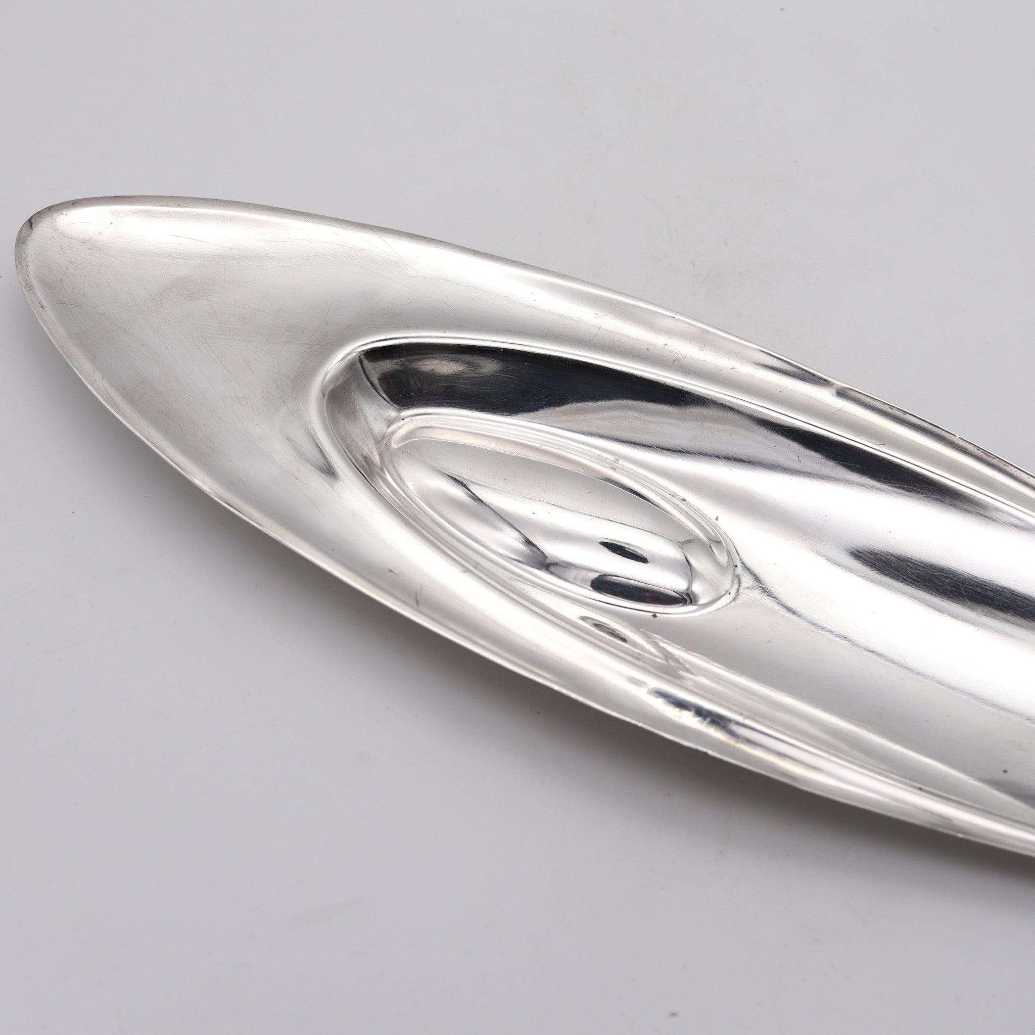 Silver TAPIO WIRKKALA 1962 Finland Modernist Sculptural Dish-Tray in .916 Sterling For Sale