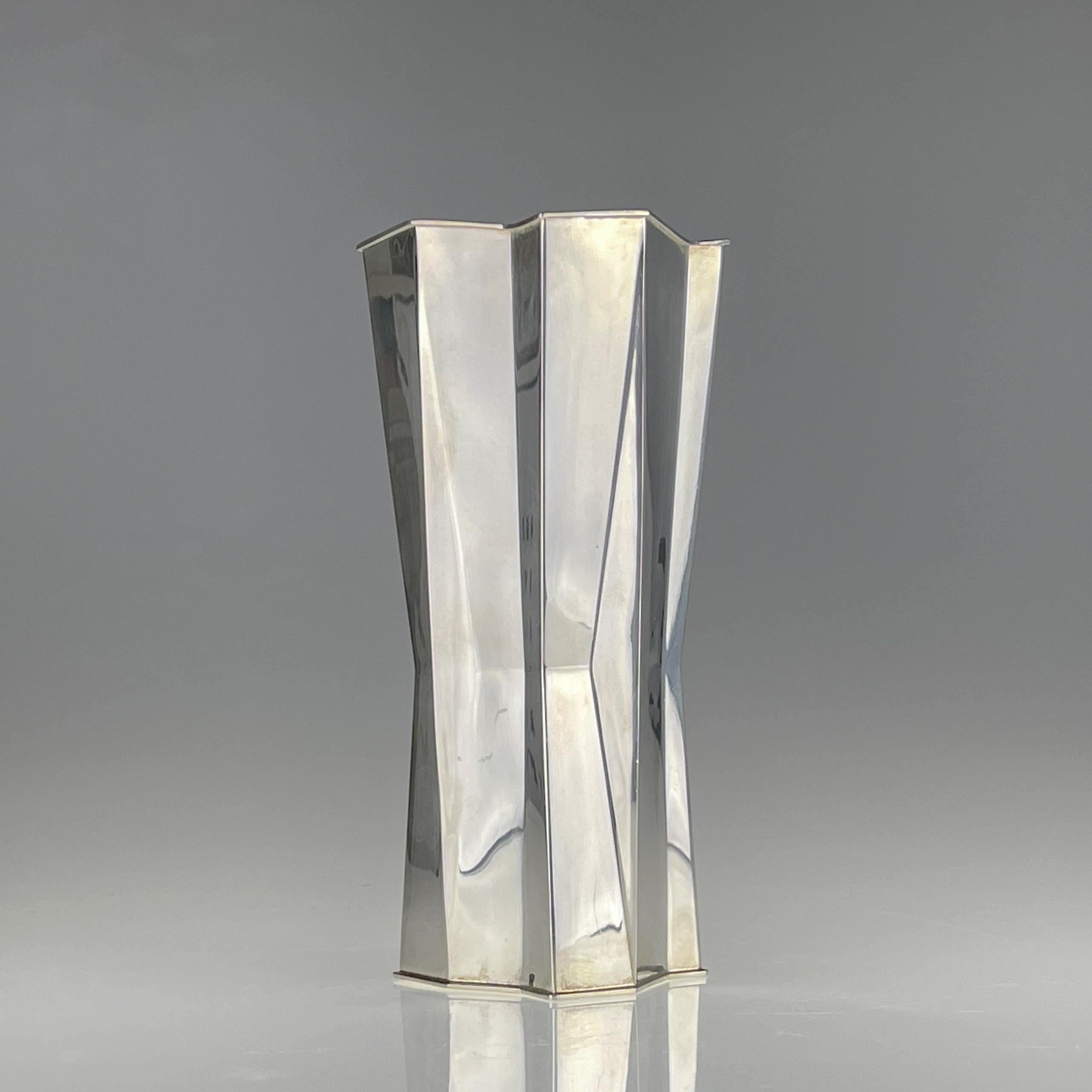 Scandinavian Modern Tapio Wirkkala Sterling Silver Vase Handmade Finland 1971 In Good Condition In EL Waalre, NL