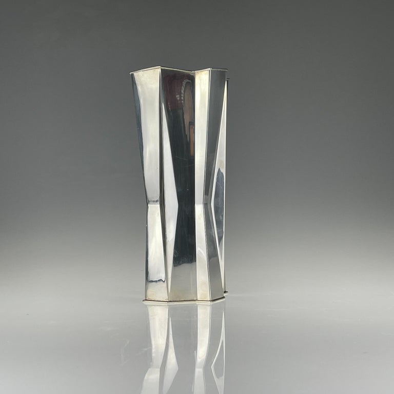Tapio Wirkkala, Handmade Sterling Silver Vase, Model TW 226, Kultakeskus 1971 For Sale 2