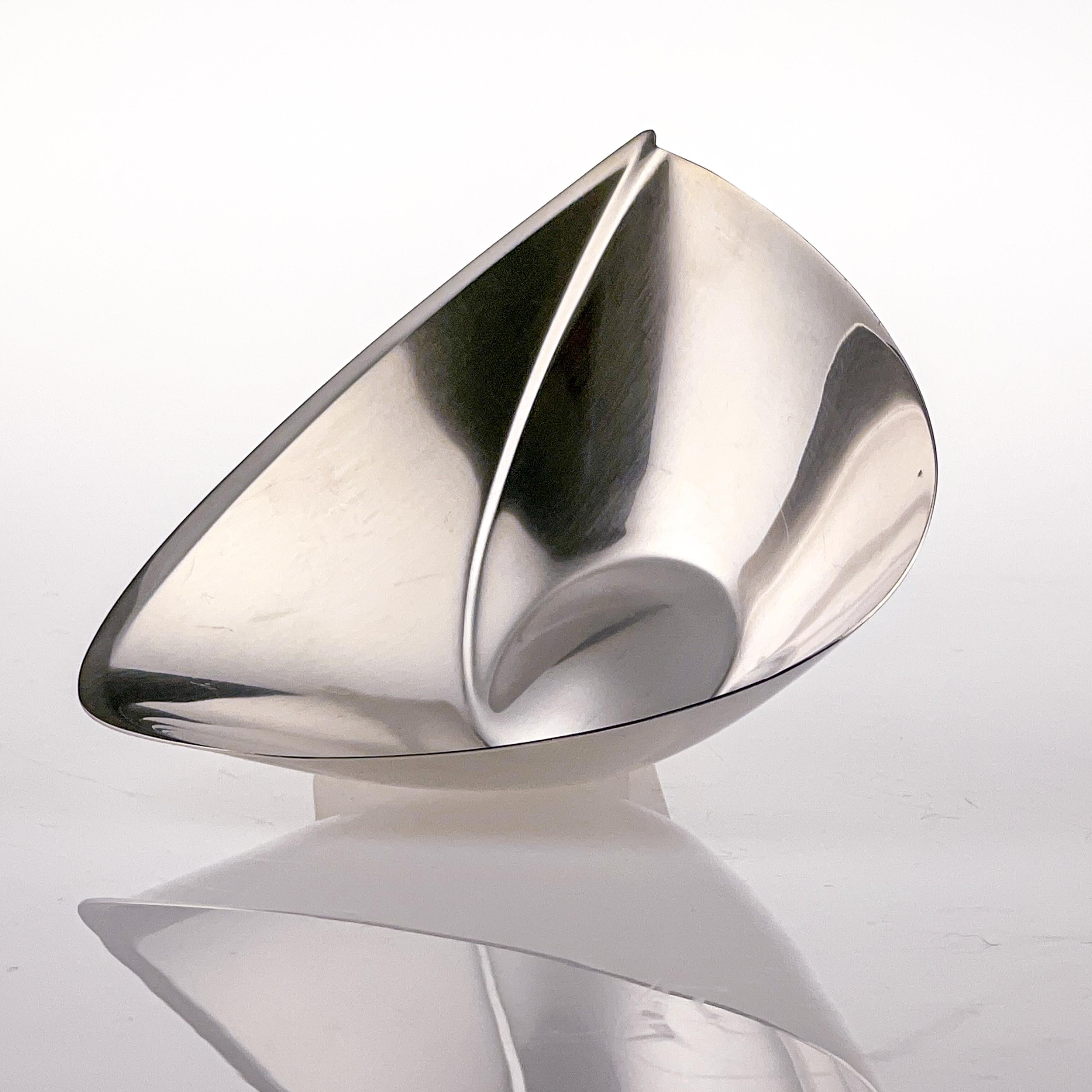 Milieu du XXe siècle Bol en argent Tapio Wirkkala, modèle TW 118, Kultakeskus, Finlande, 1965