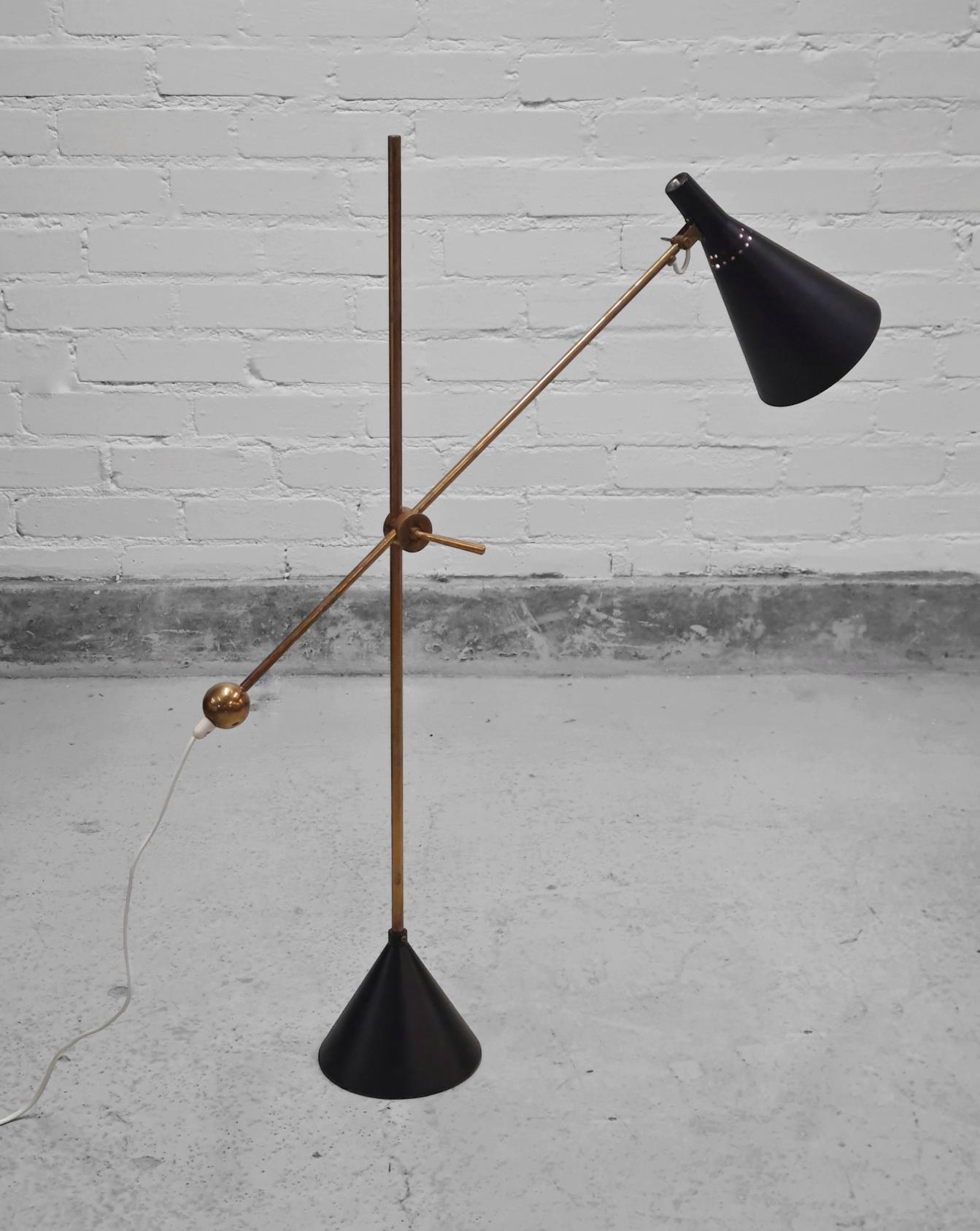 Tapio Wirkkala Adjustable Floor Lamp Model K10-11 by Idman For Sale 4