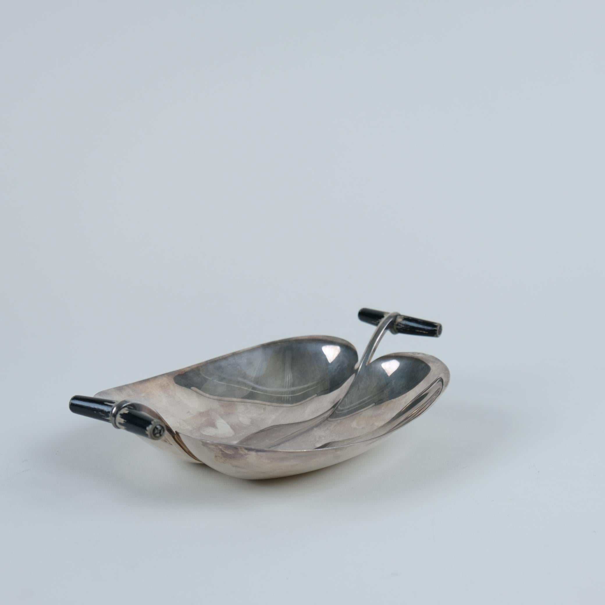 Finlandais Tapio Wirkkala 'Apple' Silver Dish with Birch Handles TW 58, Kultakeskus 1950s en vente