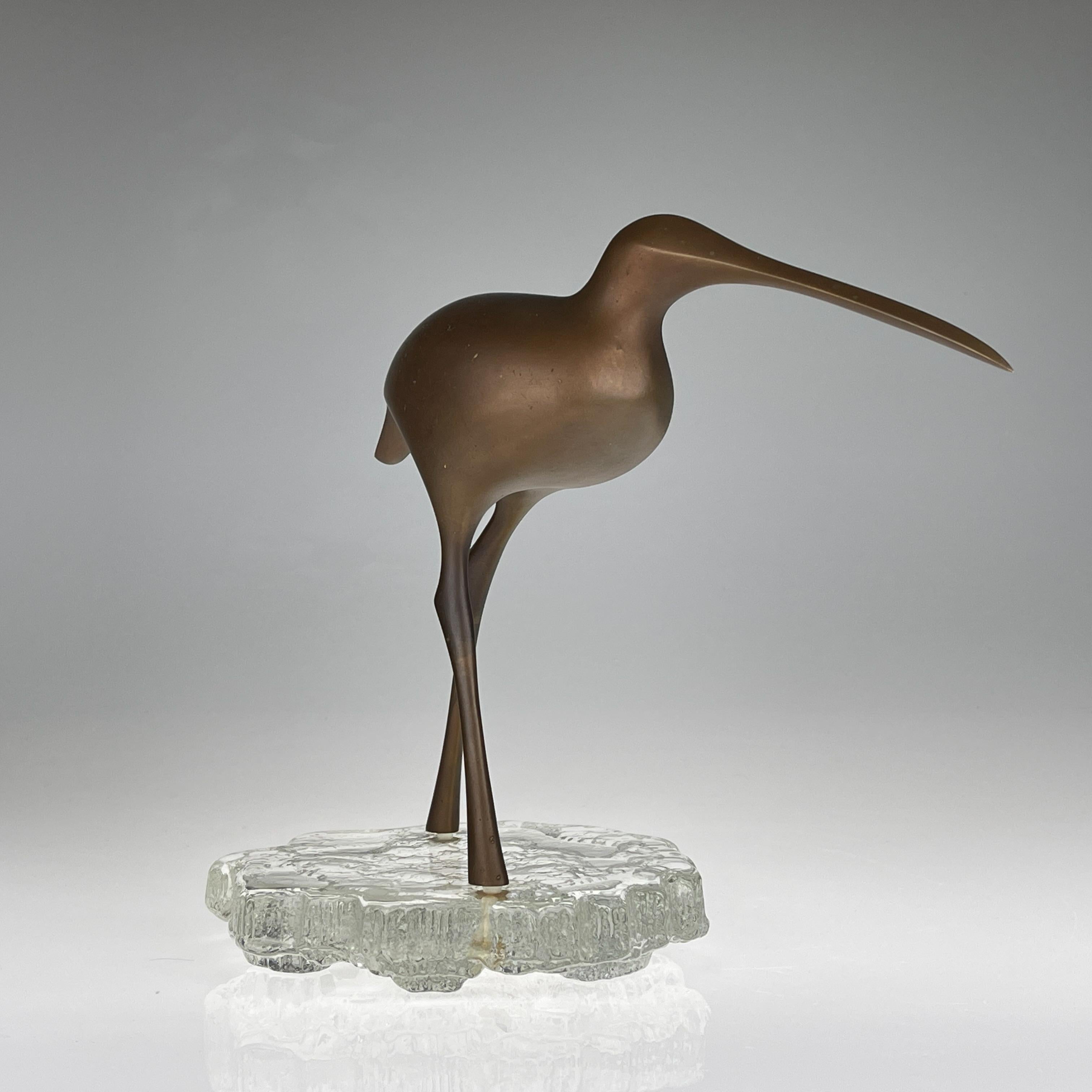 Scandinavian Modern Tapio Wirkkala Patinated Bronze Birdsculpture on Glass Stand 7