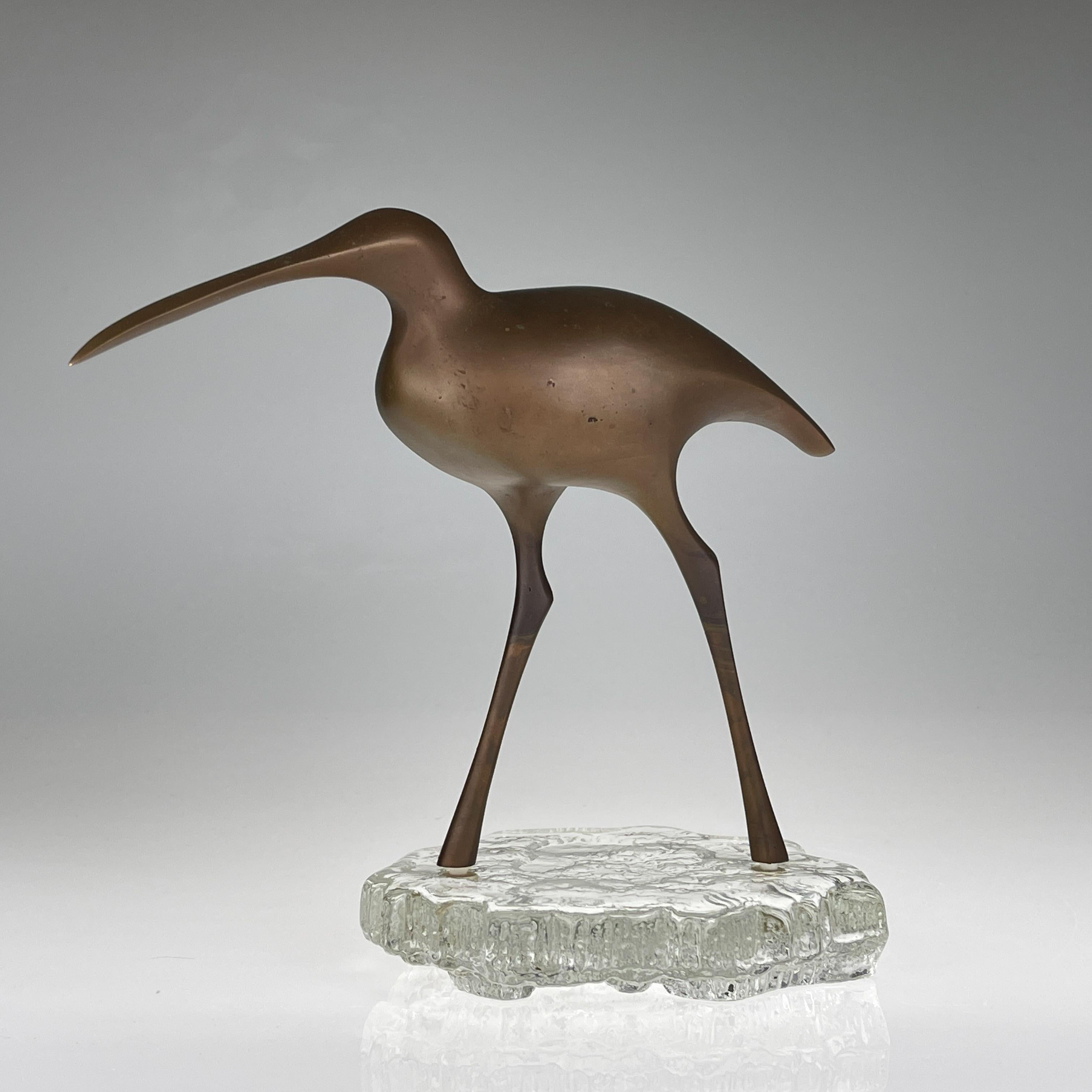 Scandinavian Modern Tapio Wirkkala Patinated Bronze Birdsculpture on Glass Stand 10