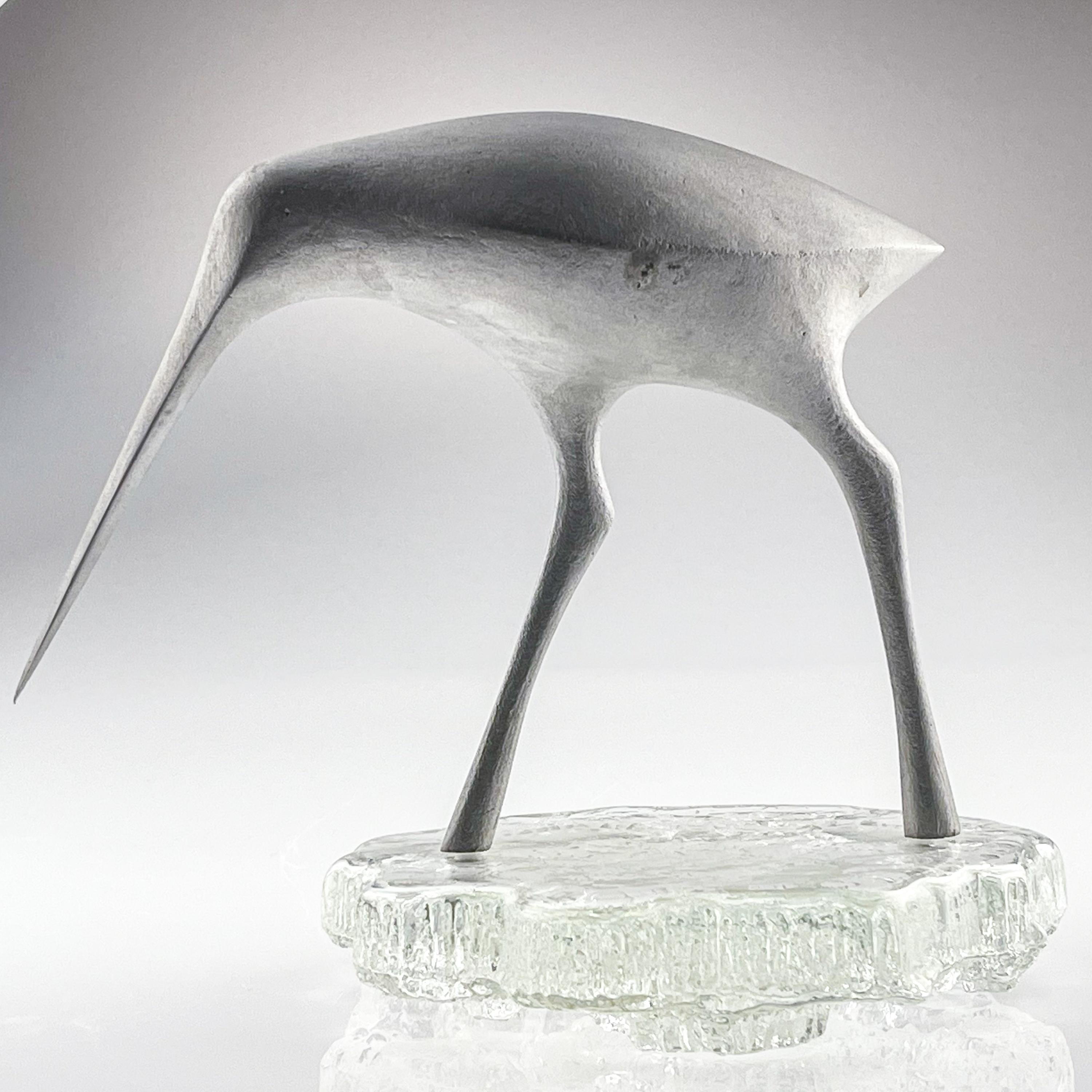 Tapio Wirkkala, Birdsculpture on Glass Stand, Model TW 513, Kultakeskus ca. 1975 In Good Condition In EL Waalre, NL