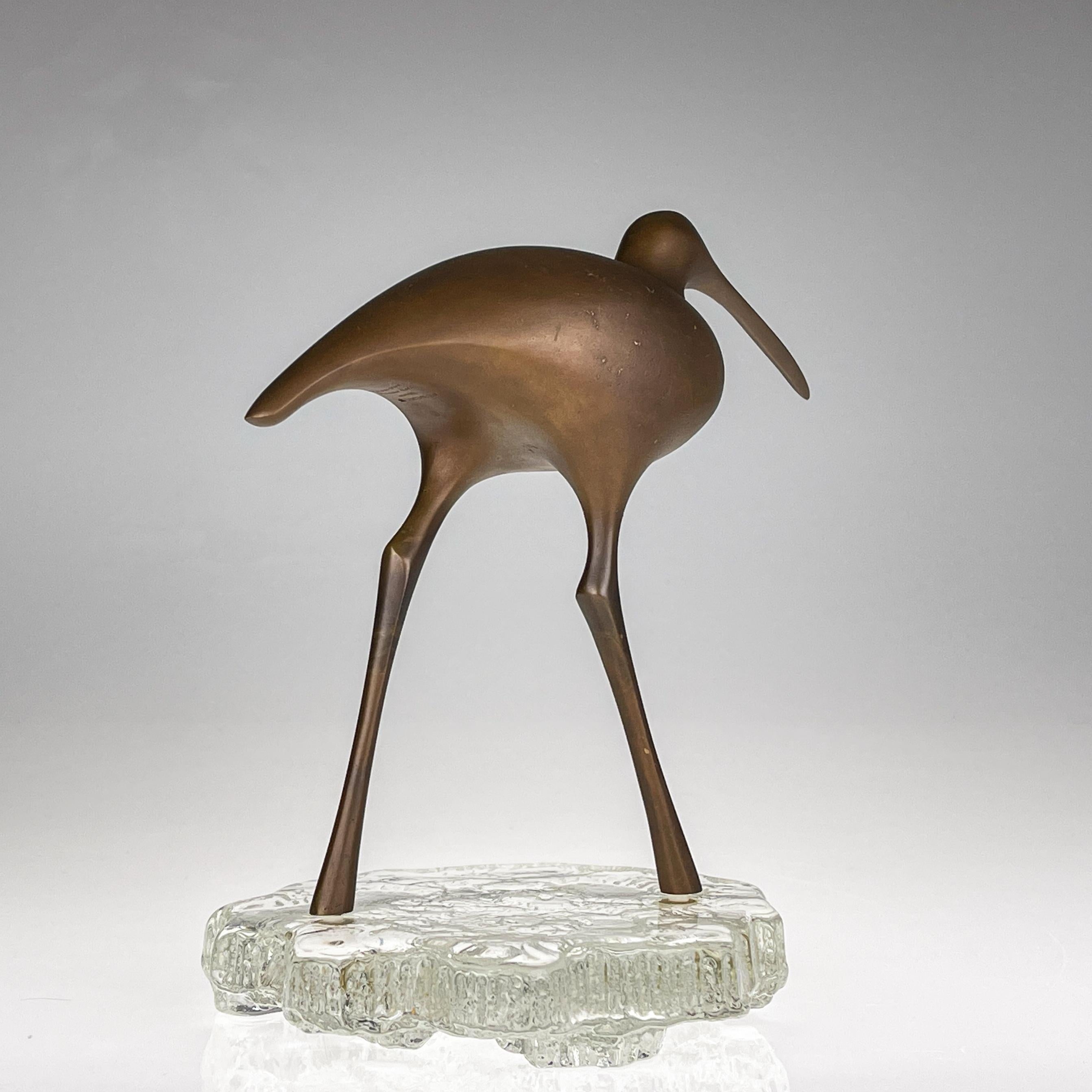 Scandinavian Modern Tapio Wirkkala Patinated Bronze Birdsculpture on Glass Stand 3
