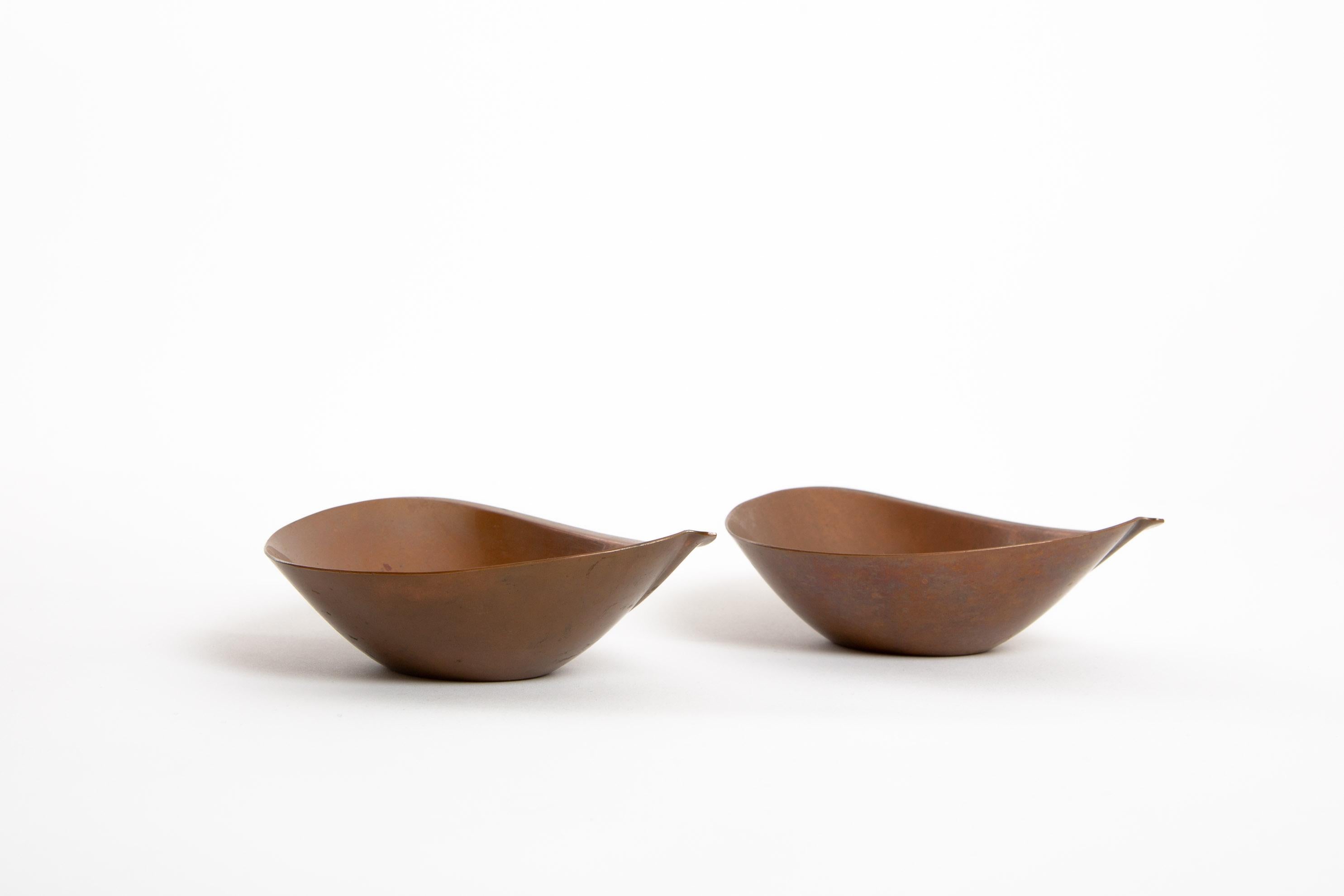 Tapio Wirkkala Bronze Bowl Organic Form by Kultakeskus Oy Finland In Good Condition For Sale In LA Arnhem, NL