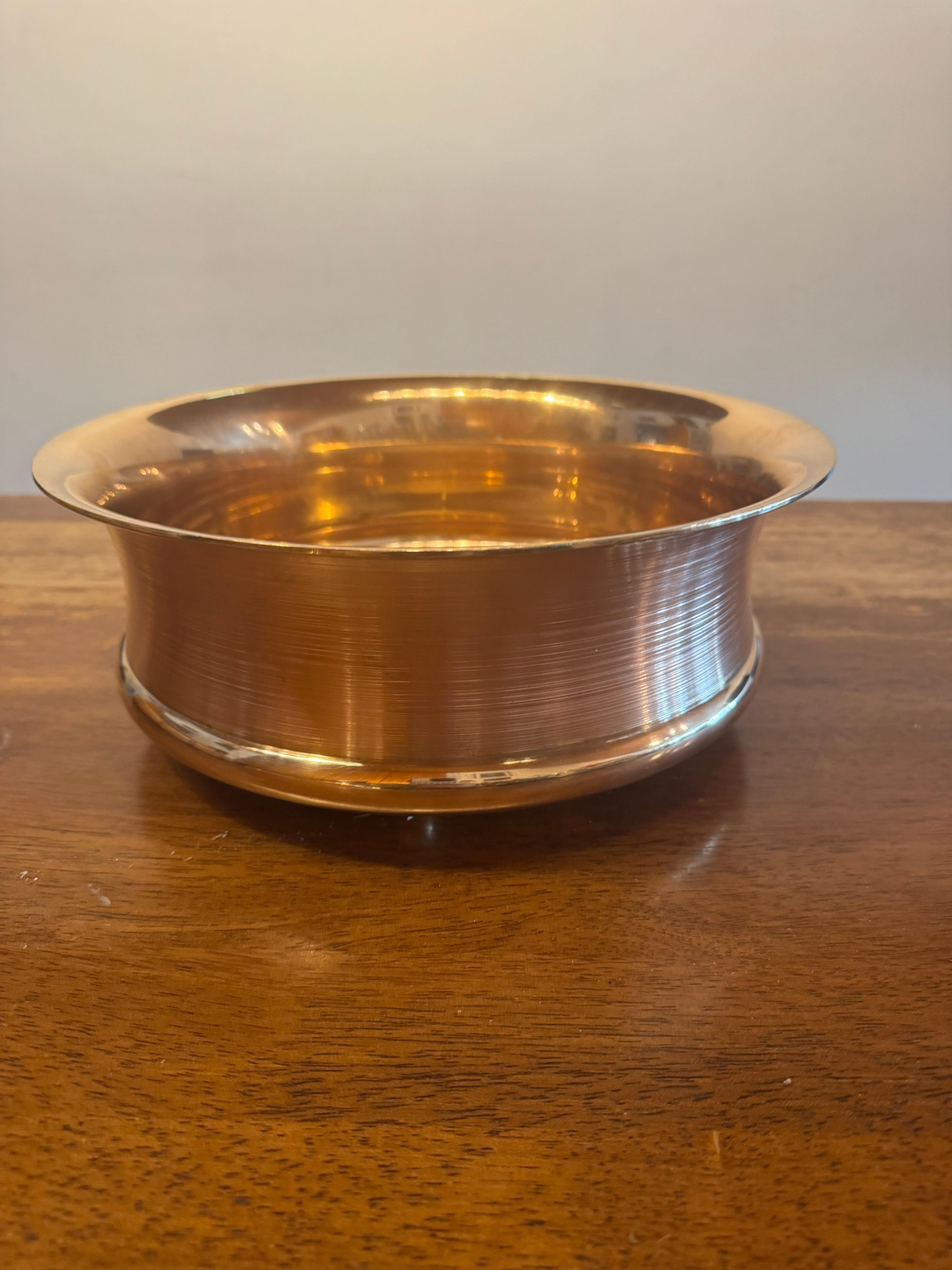 Moderno Ciotola in bronzo Tapio Wirkkala TW491 in vendita