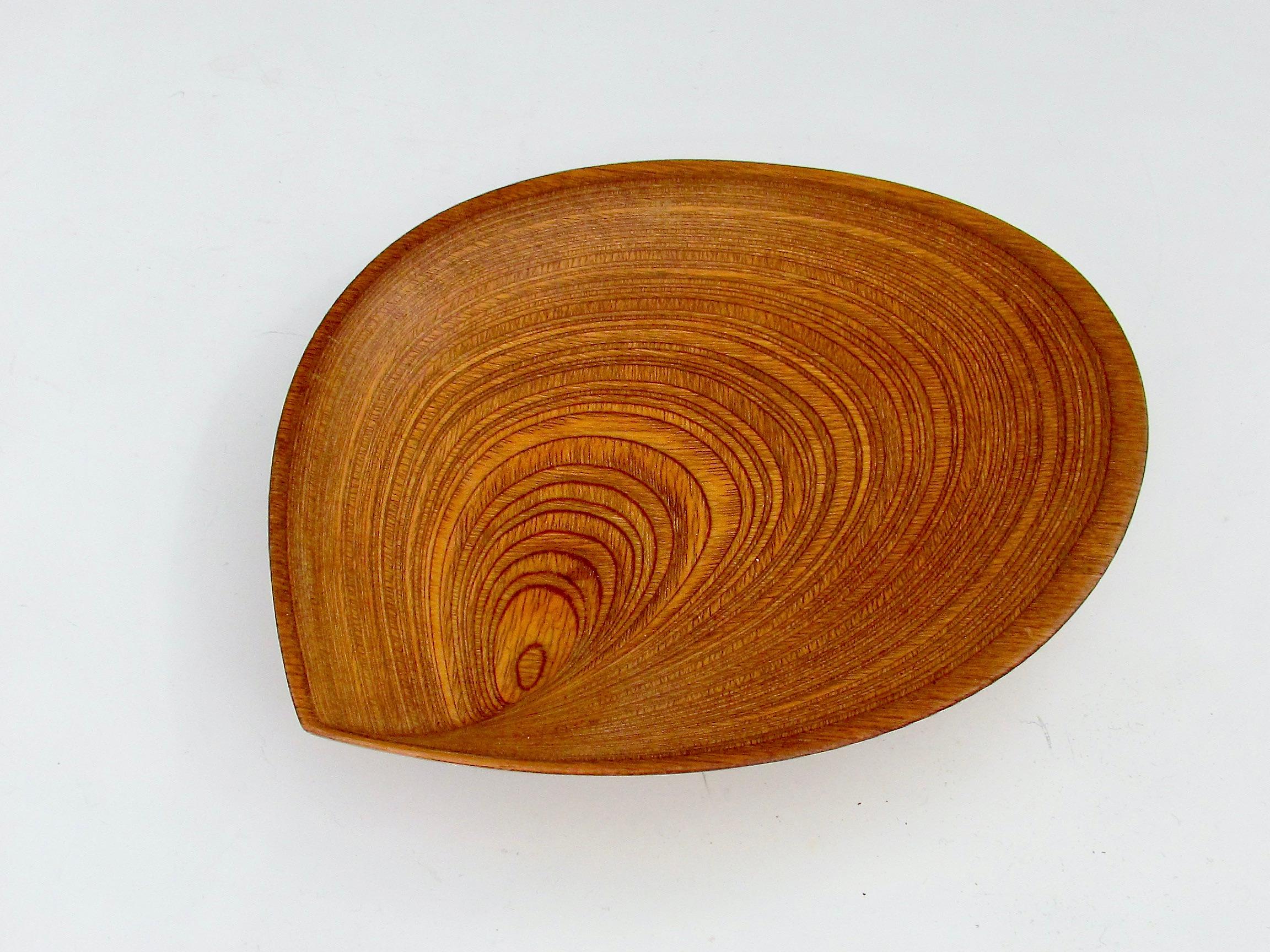 Wood Tapio Wirkkala by Soinne et Kni Leaf Tray  For Sale