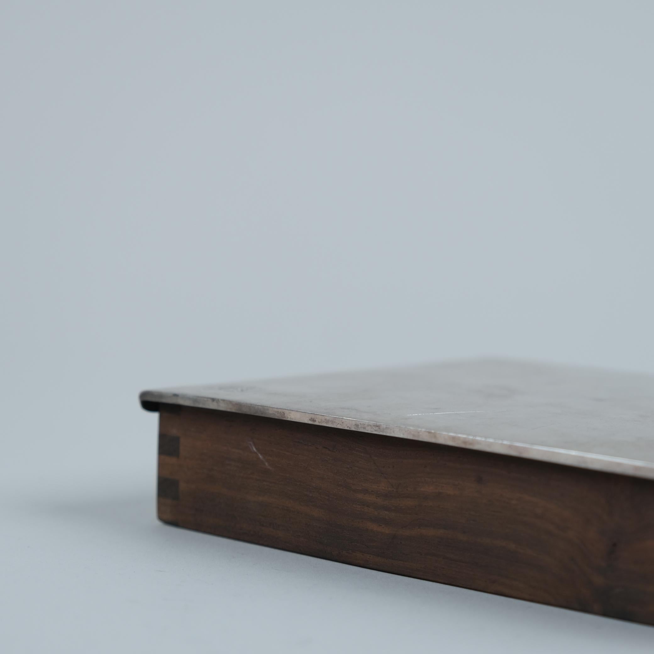 Scatola per sigari commissionata da Tapio Wirkkala in argento e teak, anni '1970 In condizioni buone in vendita a Helsinki, FI