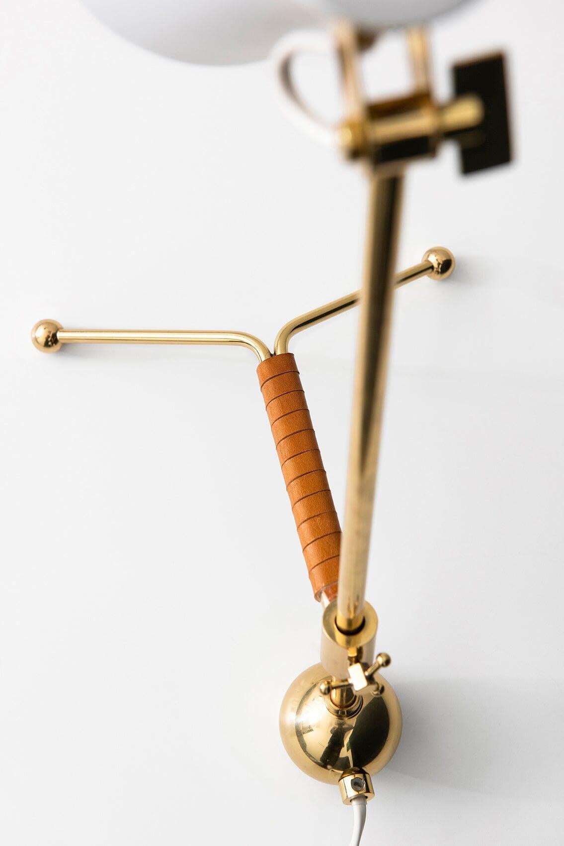 Tapio Wirkkala 'Crane' lampe à poser articulée en blanc pour Innolux Oy Neuf - En vente à Glendale, CA