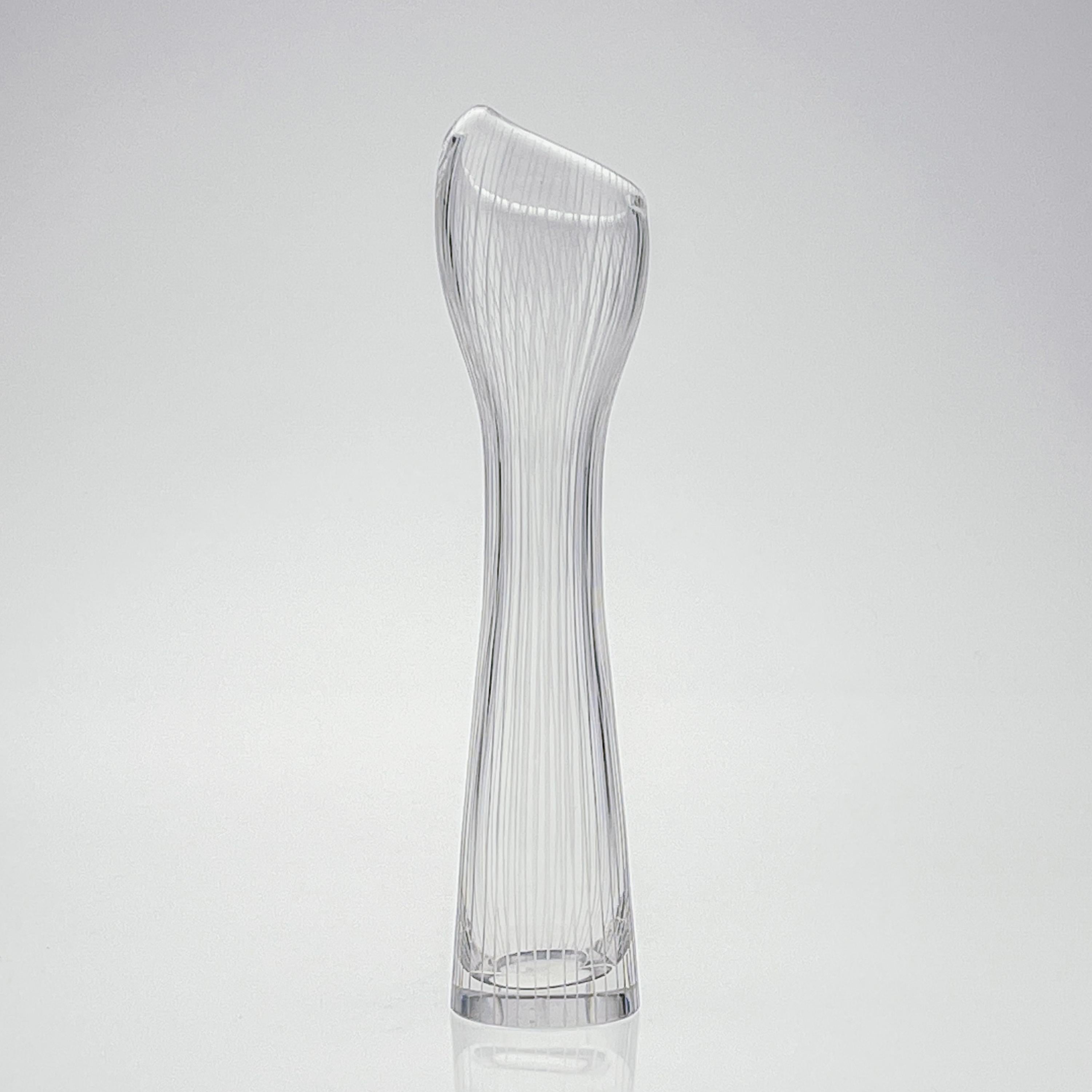Scsndinavian Modern Tapio Wirkkala Crystal Line Cut Art Vase Handblown 1957 In Good Condition For Sale In EL Waalre, NL