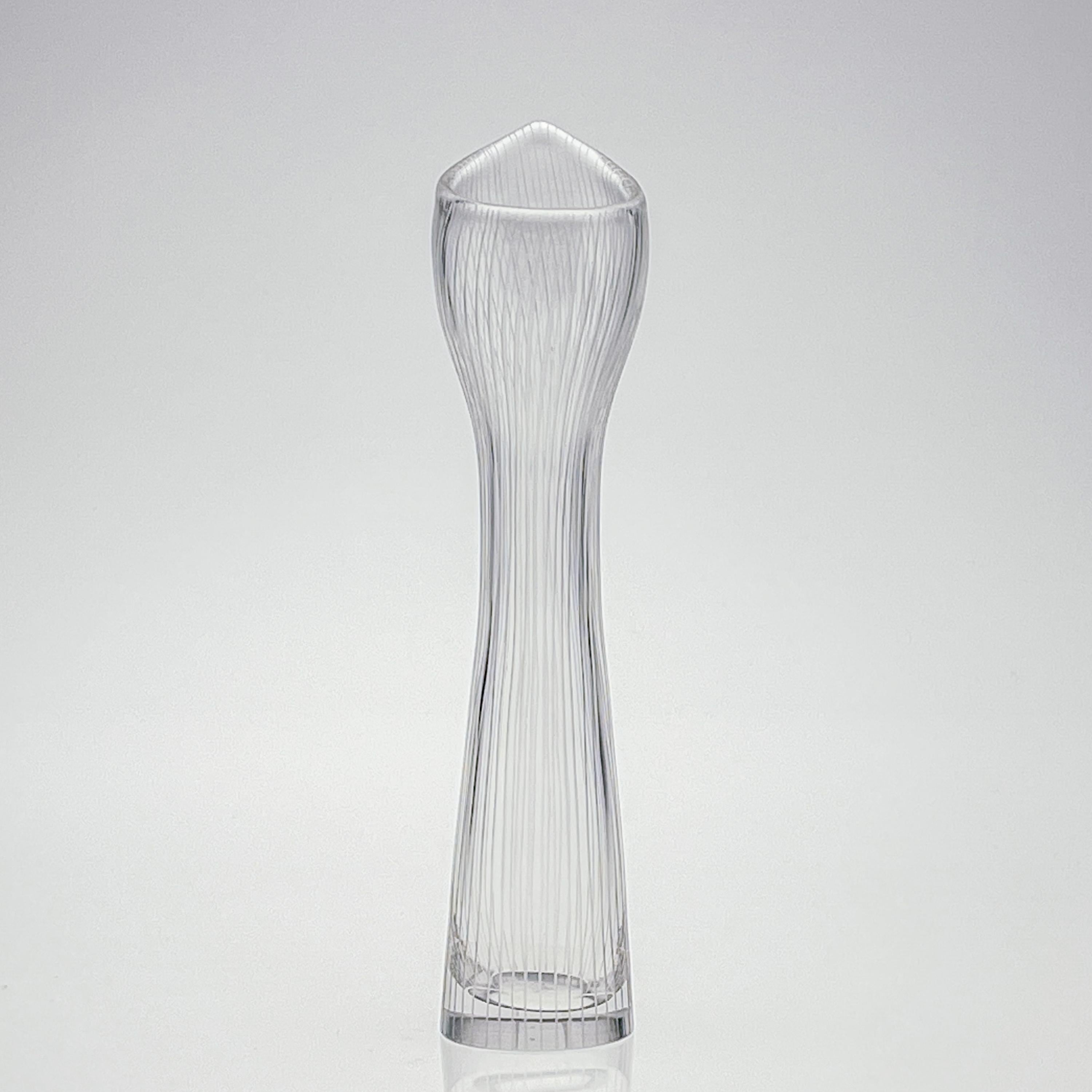 Scsndinavian Modern Tapio Wirkkala Crystal Line Cut Art Vase Handblown 1957 For Sale 1