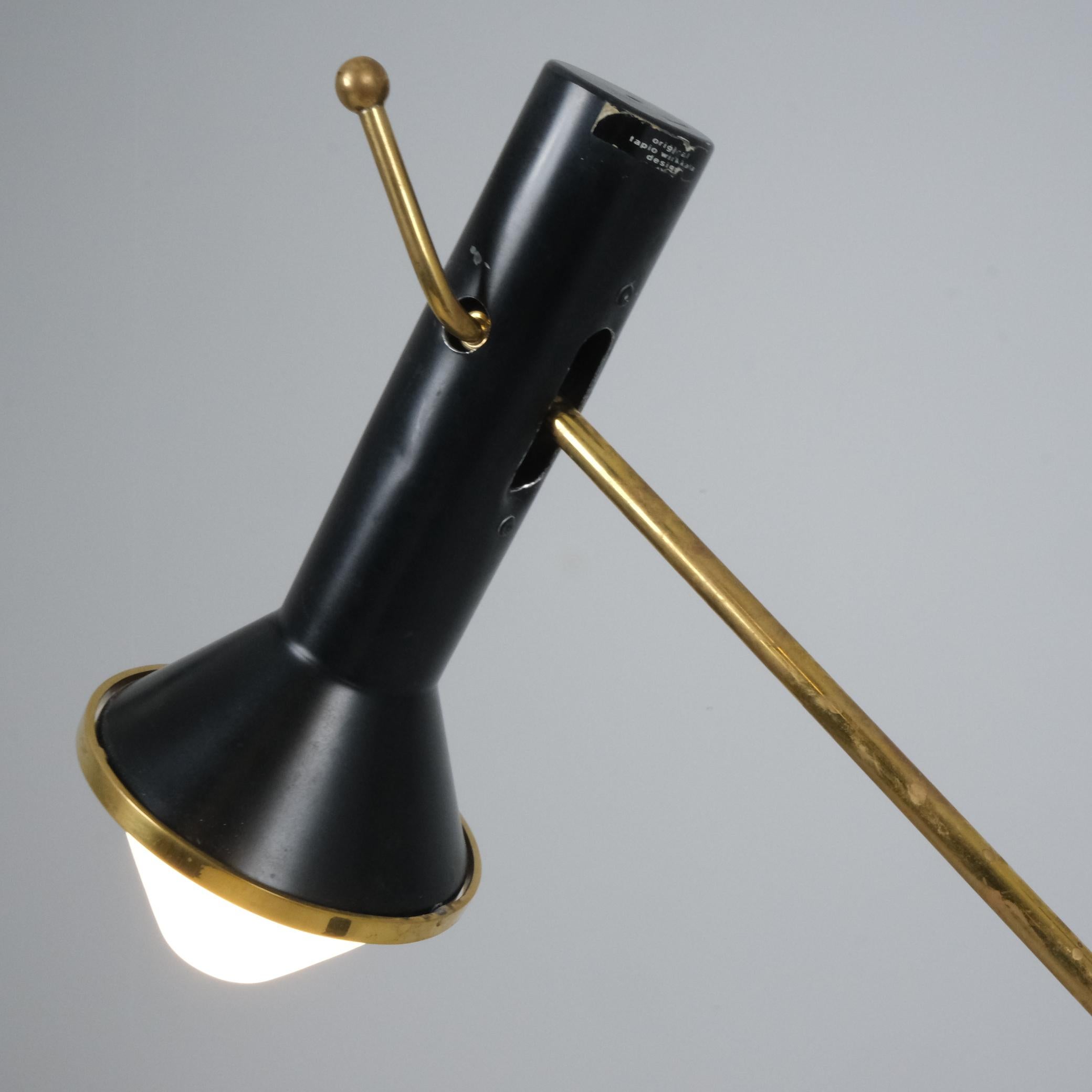 Métal Lampadaire Tapio Wirkkala modèle K10-47 en noir, laiton et teck, Idman années 1950 en vente