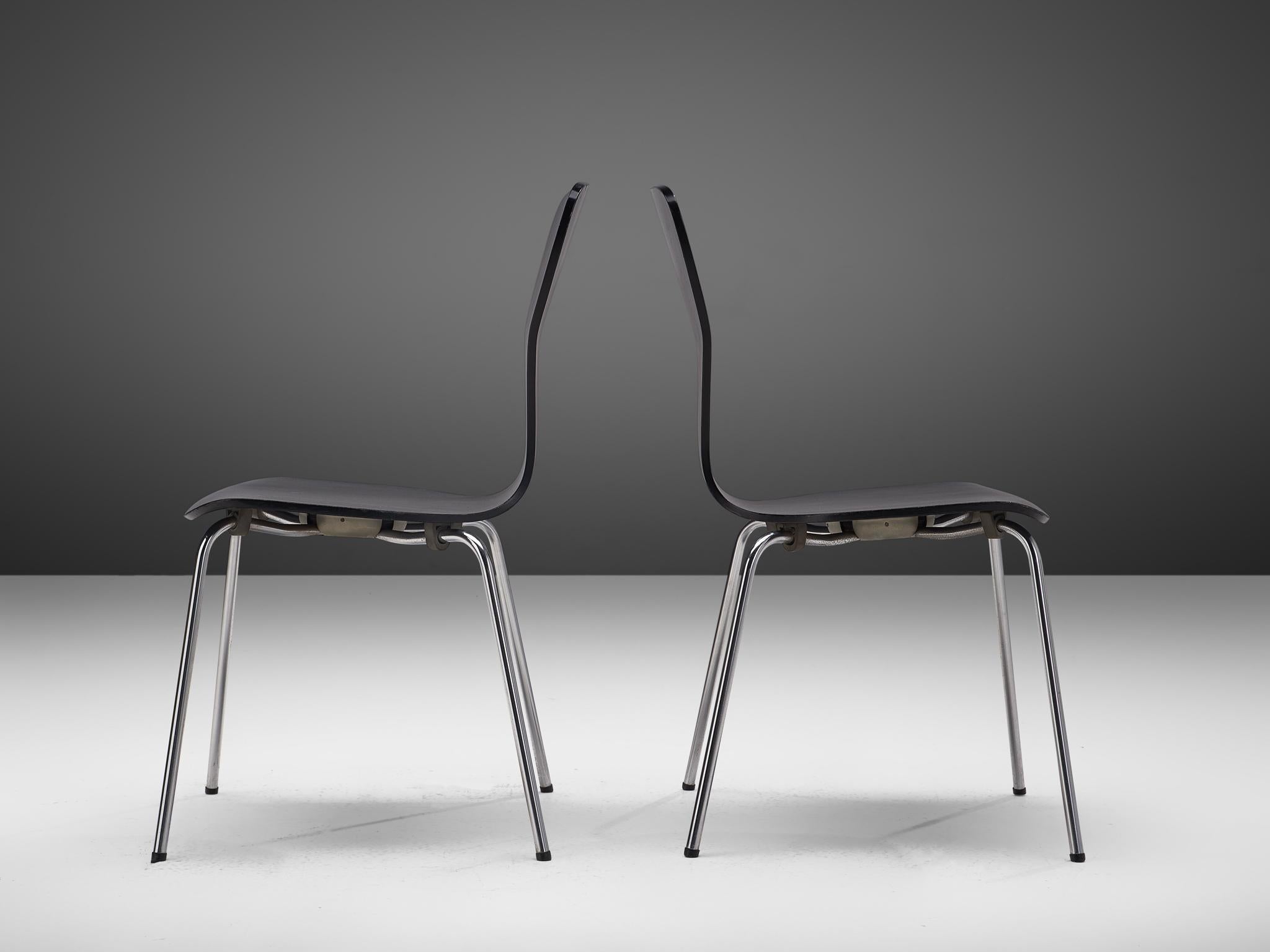 Milieu du XXe siècle Tapio Wirkkala pour Asko Chaises de salle à manger 'Nikke' en contreplaqué laqué noir en vente