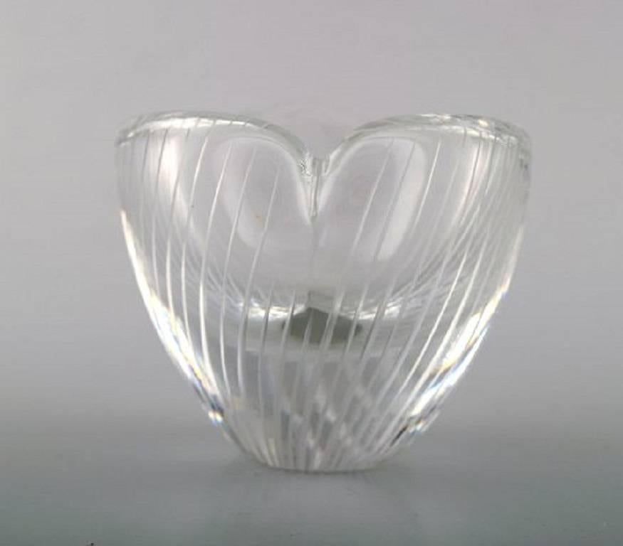 Tapio Wirkkala for Iittala, Finland, 1960s.
Clear glass vase with engraved decoration in the form of stripes.
Signed Tapio Wirkkala, Iittala.
Dimensions 7 x 6 cm.
In perfect condition.