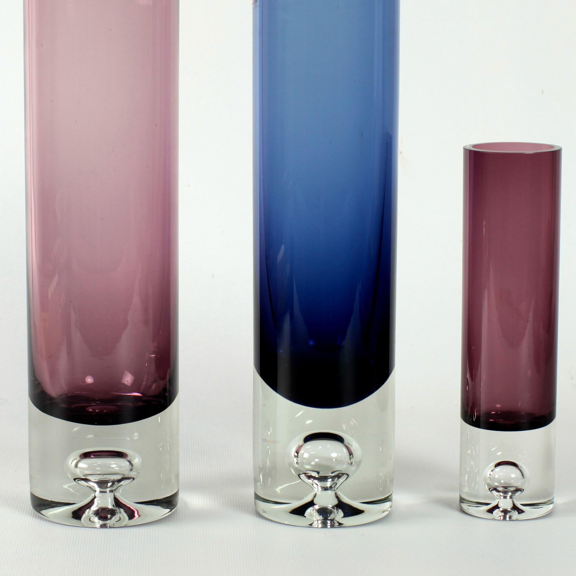 Vetro Tapio Wirkkala per Iittala Finlandia Set di 3 vasi in vetro colorato in vendita