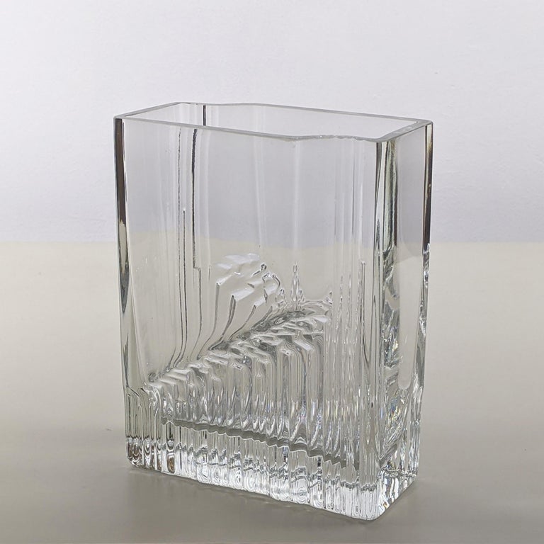 Tapio Wirkkala for Iittala, 'Sointi' Clear Glass Vase, 1970, Beautiful Example For Sale 5
