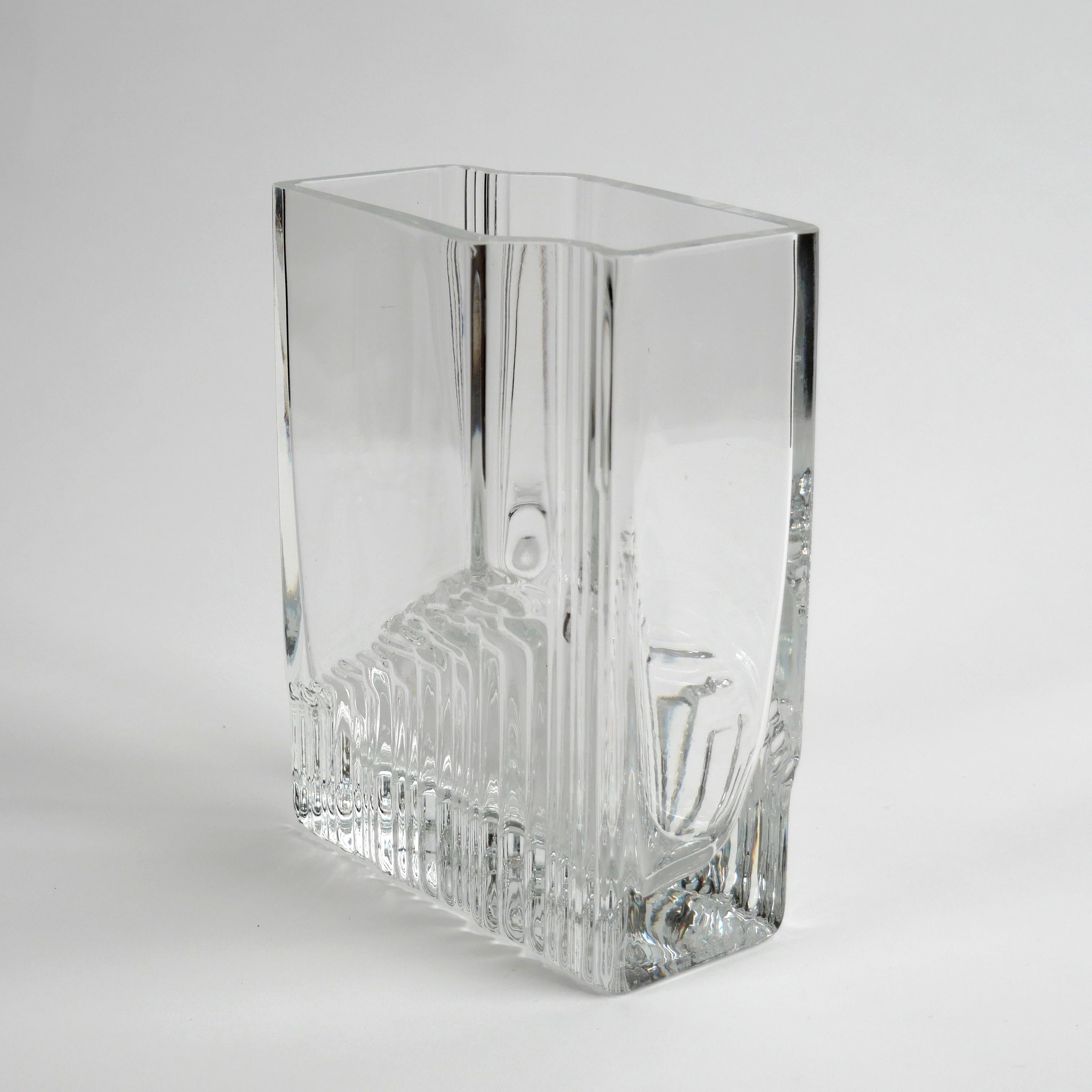 Tapio Wirkkala für Iittala, Klarglasvase „Sointi“, 1970, schönes Beispiel im Zustand „Gut“ im Angebot in London, GB