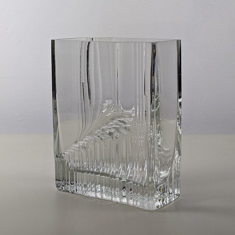Tapio Wirkkala for Iittala, 'Sointi' Clear Glass Vase, 1970, Beautiful Example For Sale 1