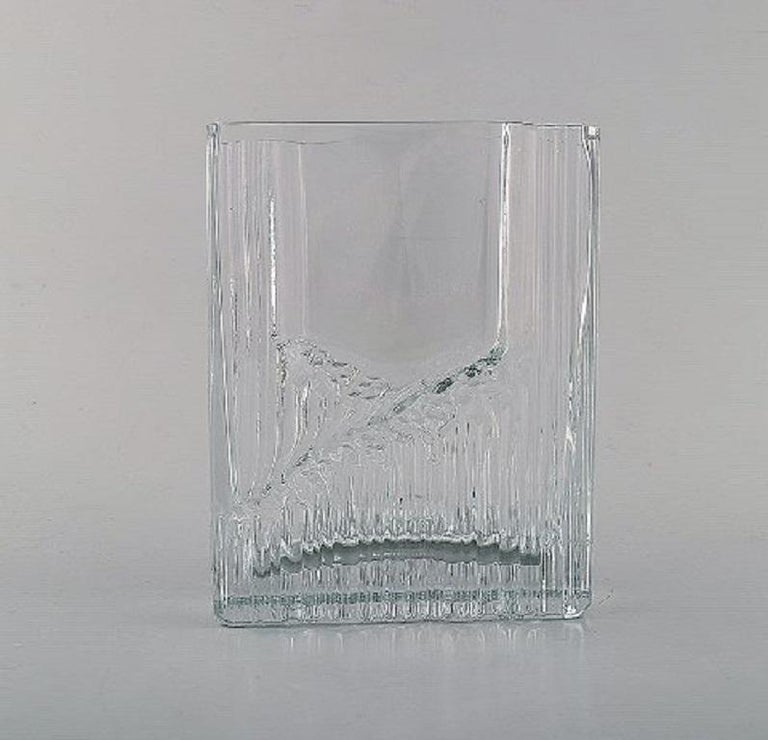 Tapio Wirkkala for Iittala. Three vases in art glass. Finnish design, 1960s.
In very good condition.
Largest measures: 22 x 16.5 cm.
Smallest measures: 16.5 x 8 cm.
Sticker.