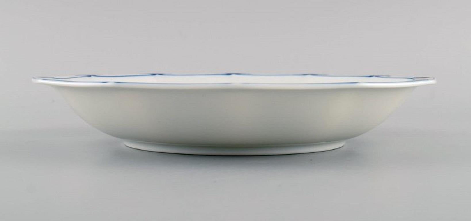 German Tapio Wirkkala for Rosenthal, 11 Deep Corinth Plates in Blue Painted Porcelain For Sale