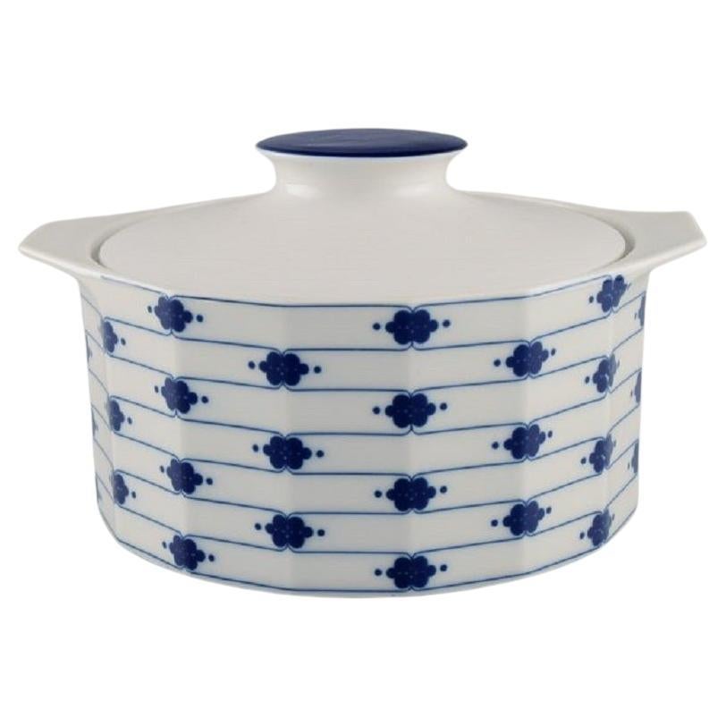 Tapio Wirkkala for Rosenthal, Corinth Lidded Tureen in Blue Painted Porcelain For Sale